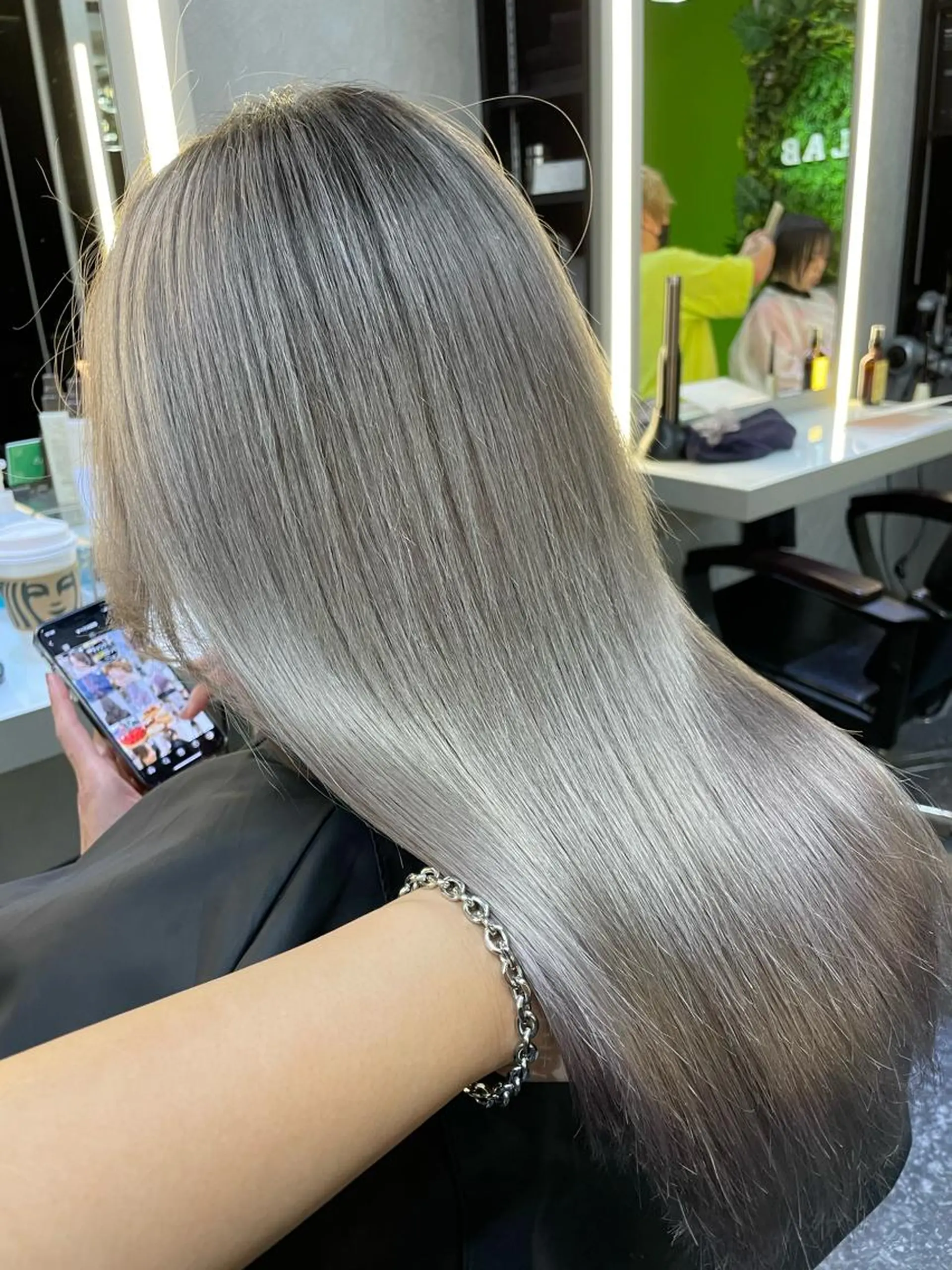 セミロング カラー ブリーチ ケアブリーチ ハイトーンカラー カット ヘアカラー トリートメント hair salon Lihina所属・韓国ヘア🇰🇷 FUMINAのヘアスタイル