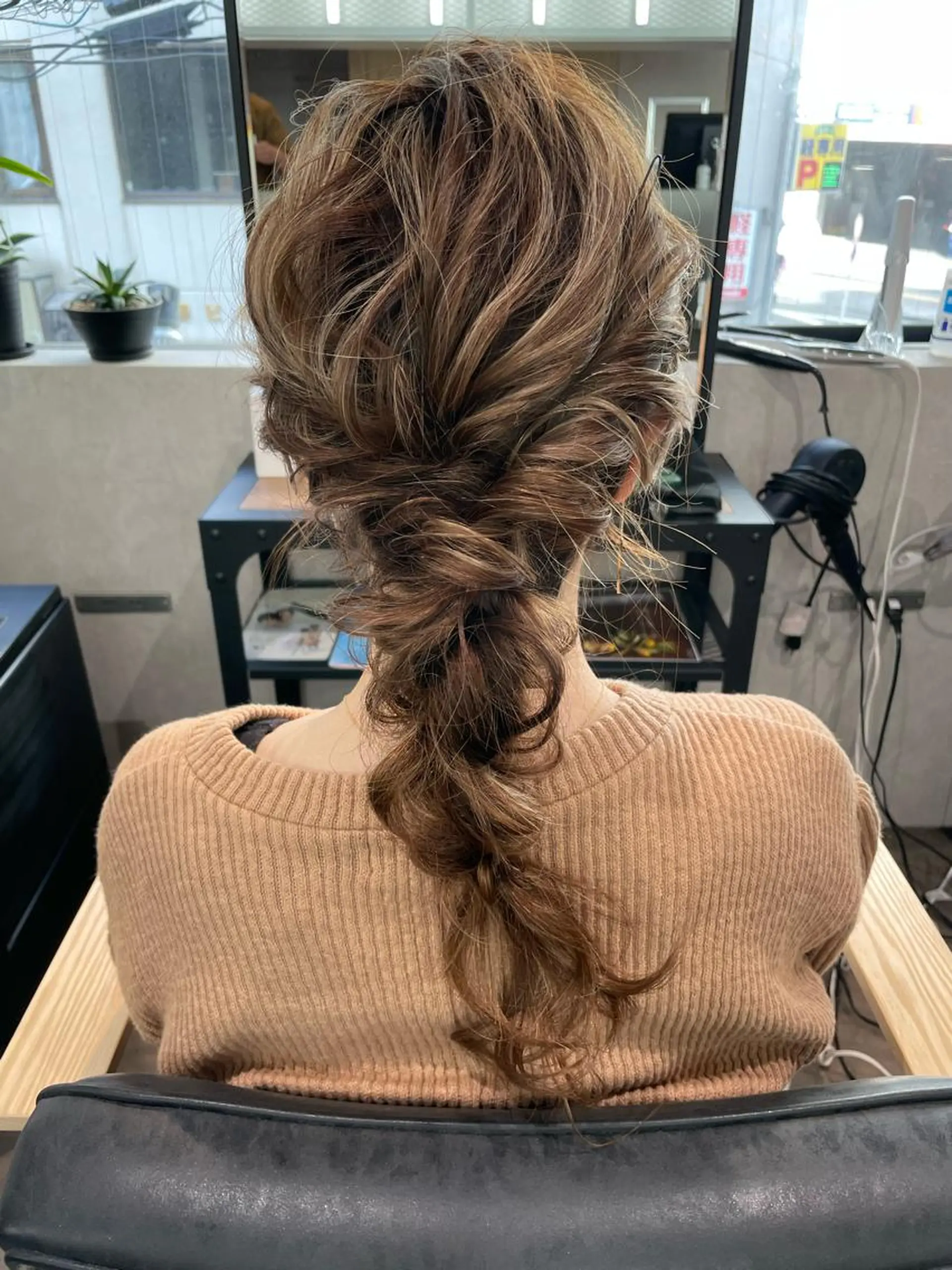 セミロング ヘアアレンジ 佐藤 奈佳子 サトウ ナカコのヘアスタイル