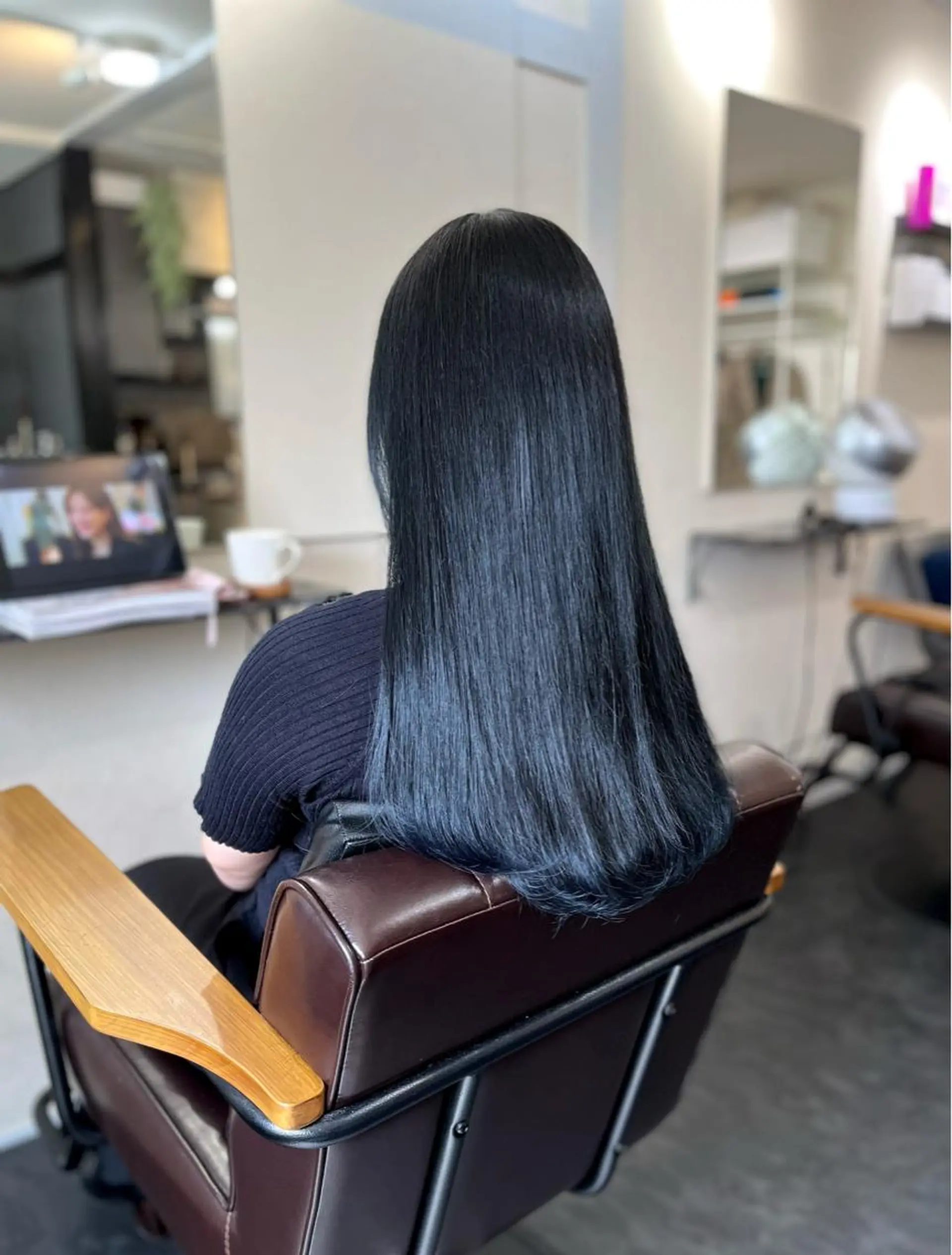 ロング カラー 黒髪 ブルーカラー ブルーブラック ヘアカラー トリートメント wavi hair所属・後藤 ユウキ/髪質改善🫧のヘアスタイル