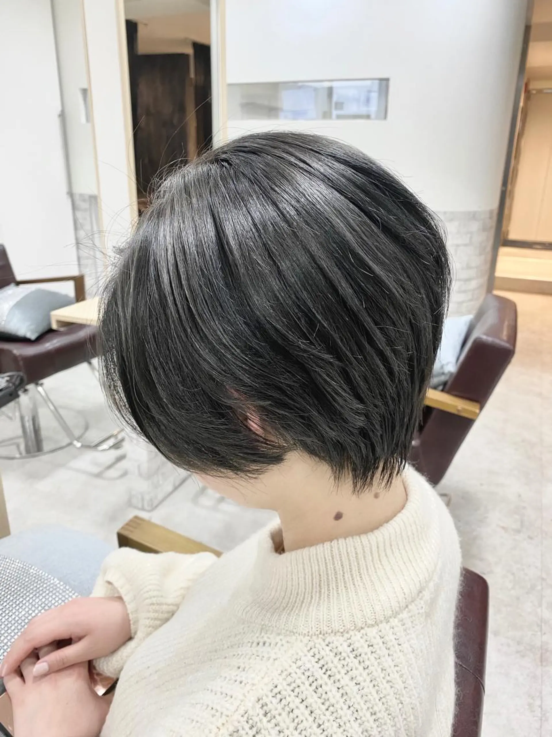 ショート カラー ハンサムショート ハイライトカラー シルバー ハイライト ショートヘア マンツーマン/透明感 foi hairのヘアスタイル