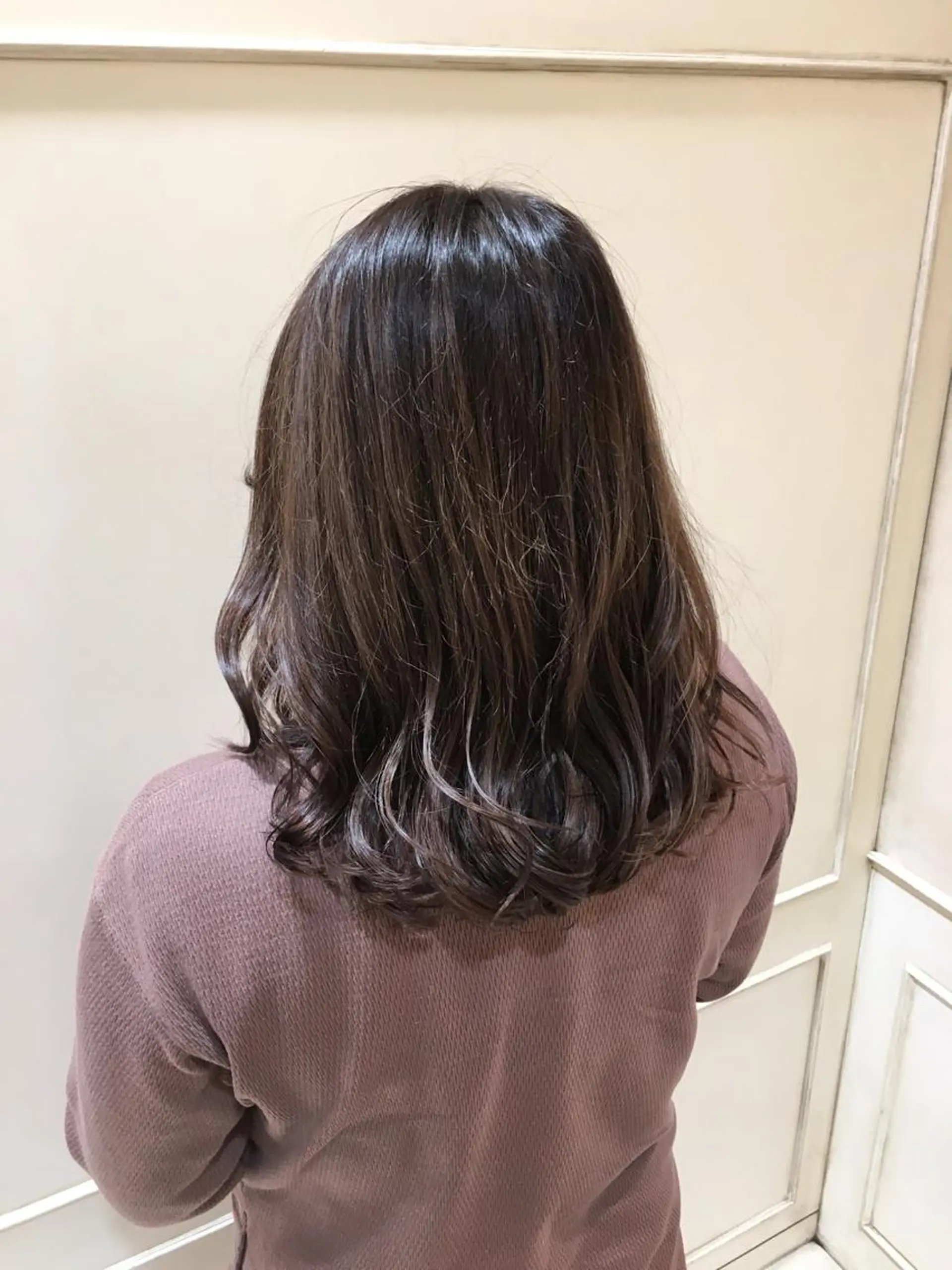 セミロング カラー 吉原 雪乃のヘアスタイル