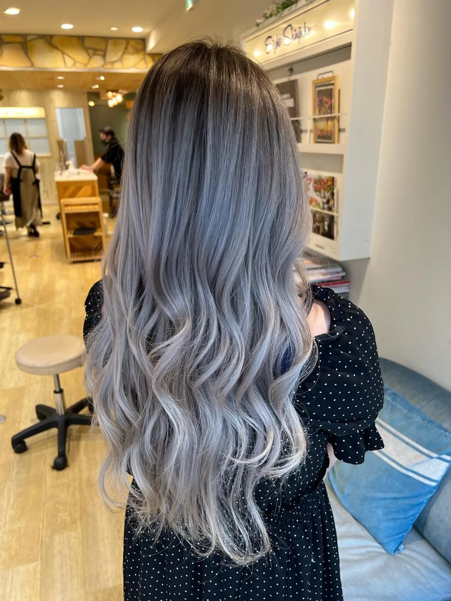 ロング ヘアカラー トリートメント 渋谷ハイトーン/ デザインカラー阿部のヘアスタイル