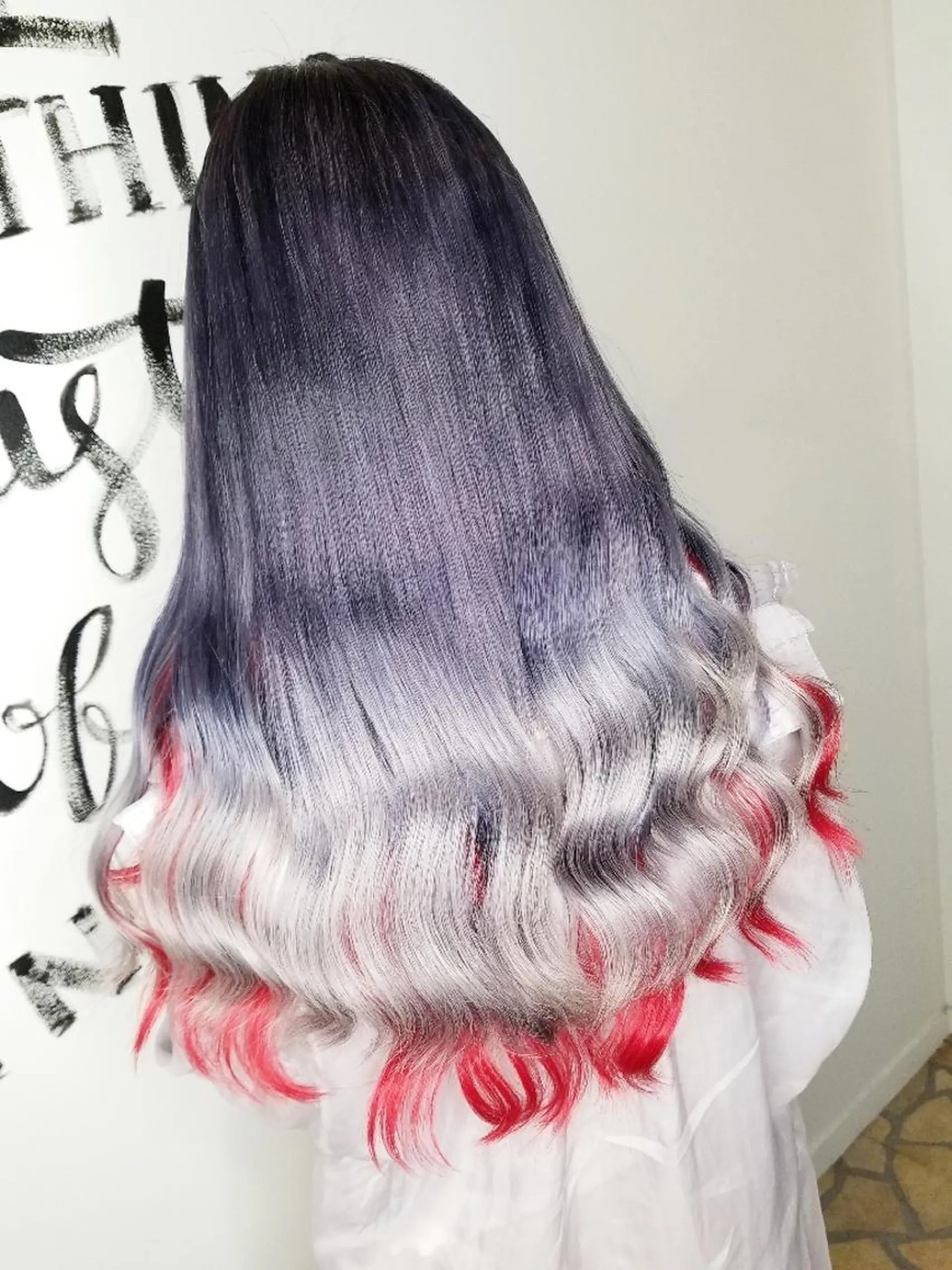 ロング カラー シールエクステ グラデーションカラー ハイトーンカラー パープルカラー レッドカラー ヘアカラー 植田 /エクステ /ブリーチ/髪質改善のヘアスタイル