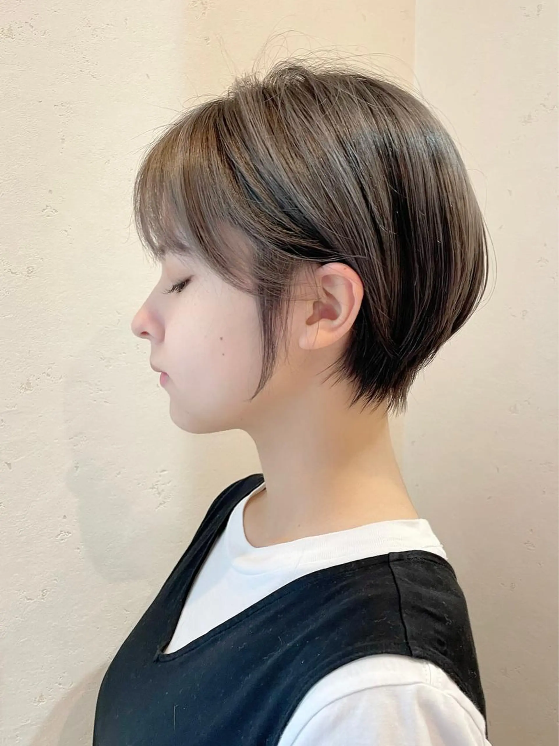 ショート 丸みショート ボブ 髪質改善 韓国風ヘア シースルーバング カット ヘアカラー トリートメント 🌹ハッシュカット、 レイヤー韓国ヘア🌹のヘアスタイル