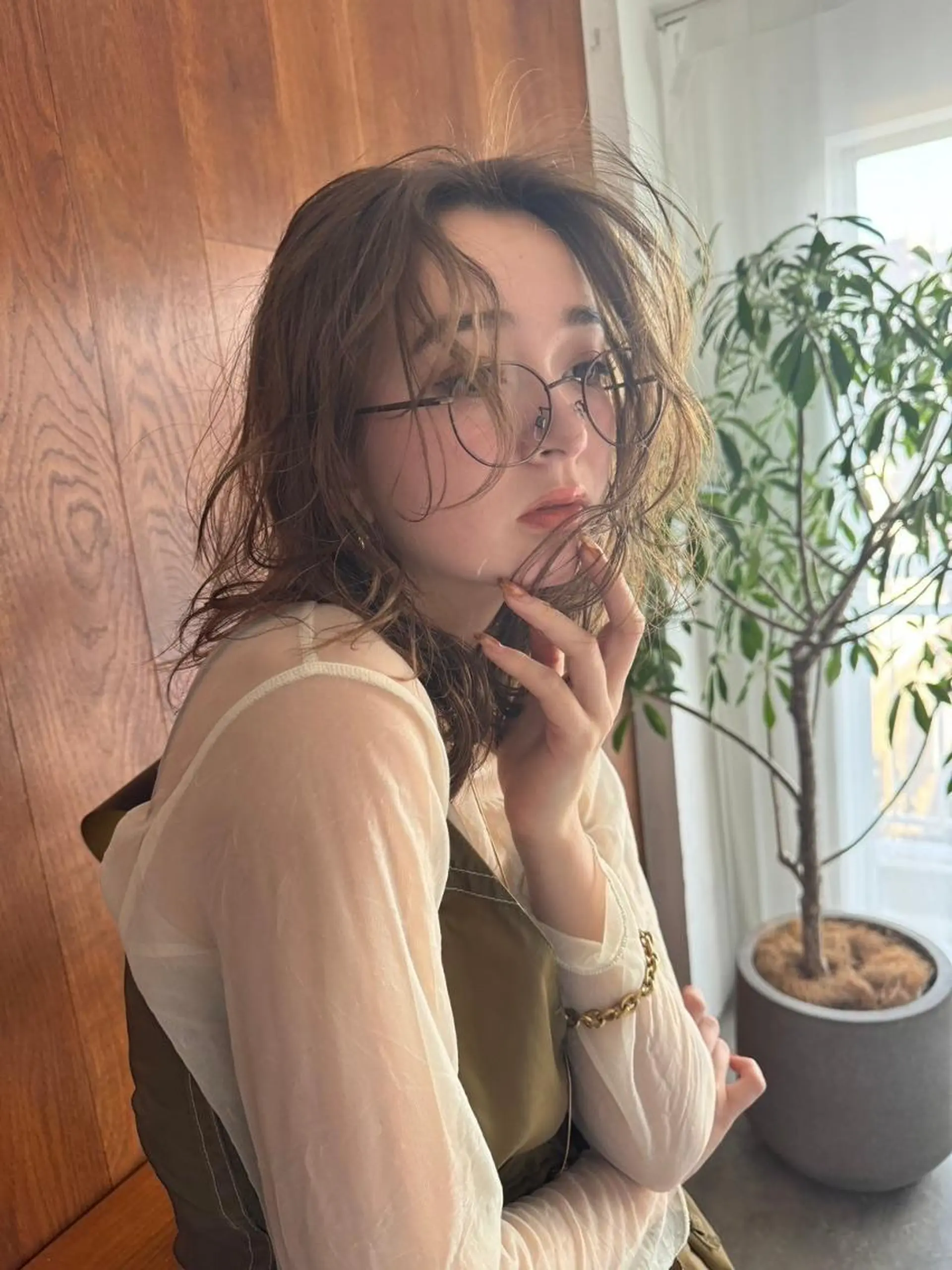 ミディアム パーマ カラー ヘアアレンジ カット ヘアカラー ベージュカラー🌿 新潟駅/青木結月のヘアスタイル