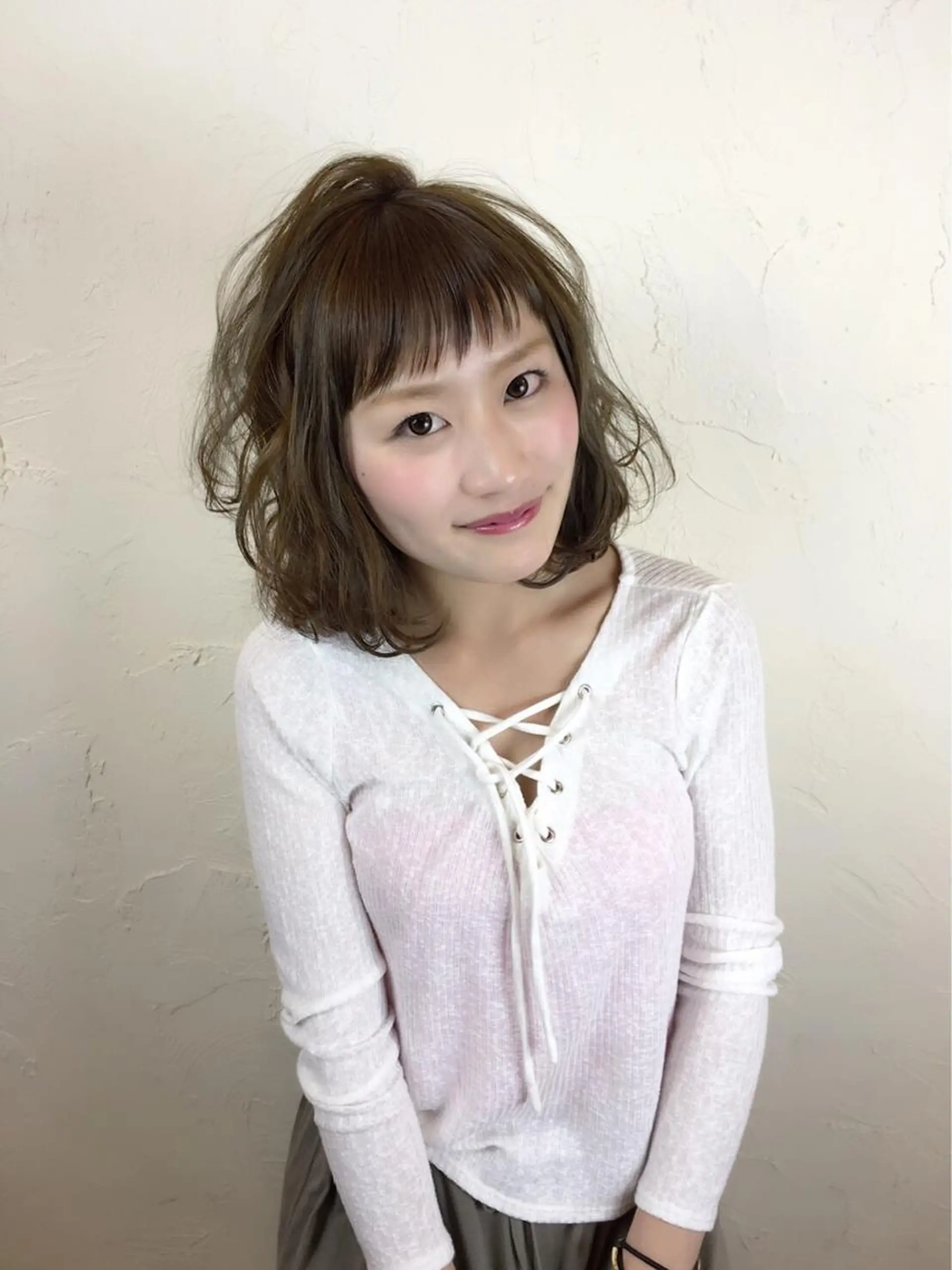 ショート ボブ 韓国レイヤー外国人風 透明感カラー髪質改善のヘアスタイル