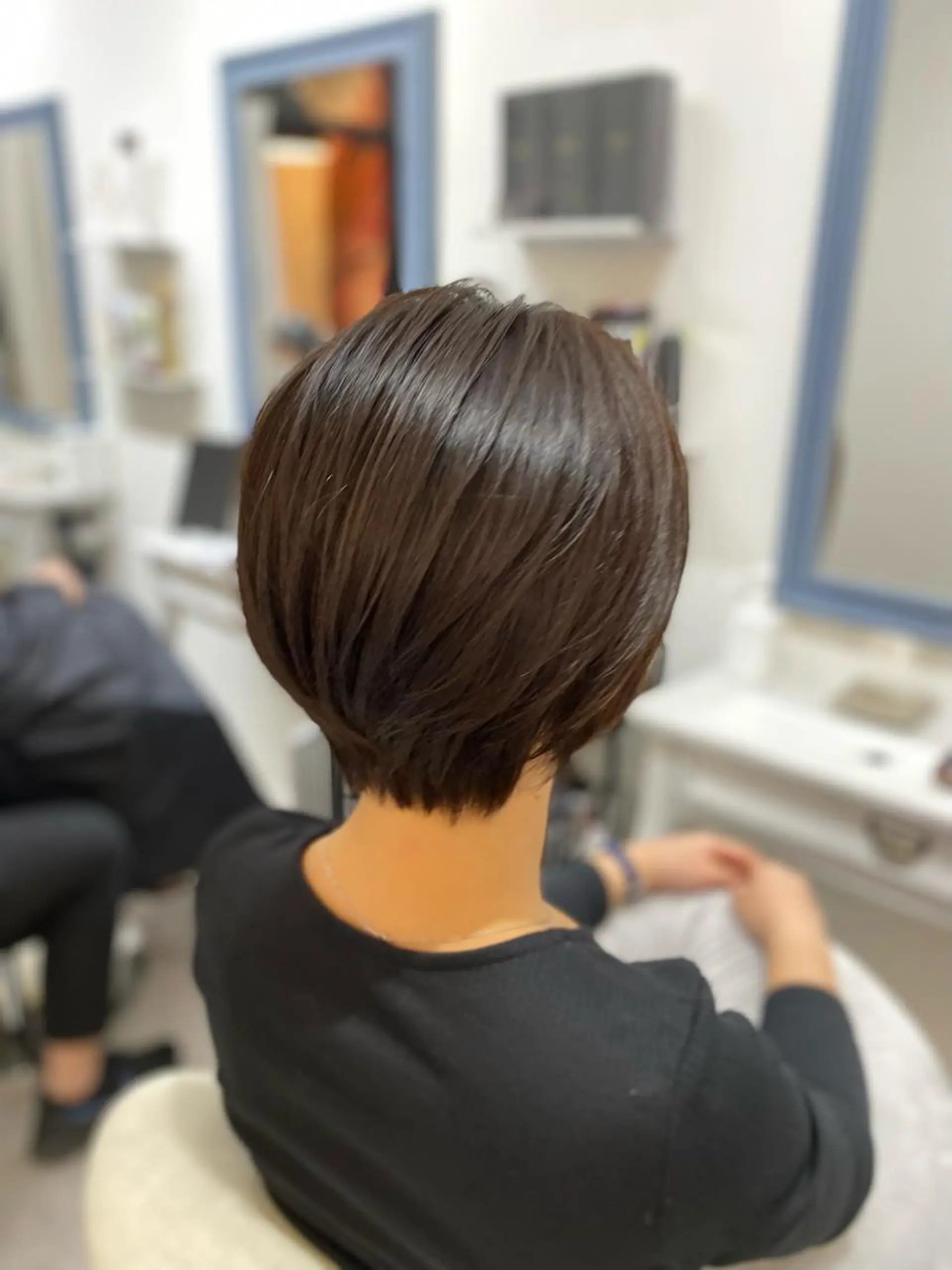 ショート カラー ✨髪質改善が大好評✨ 美容室lic近藤✨のヘアスタイル