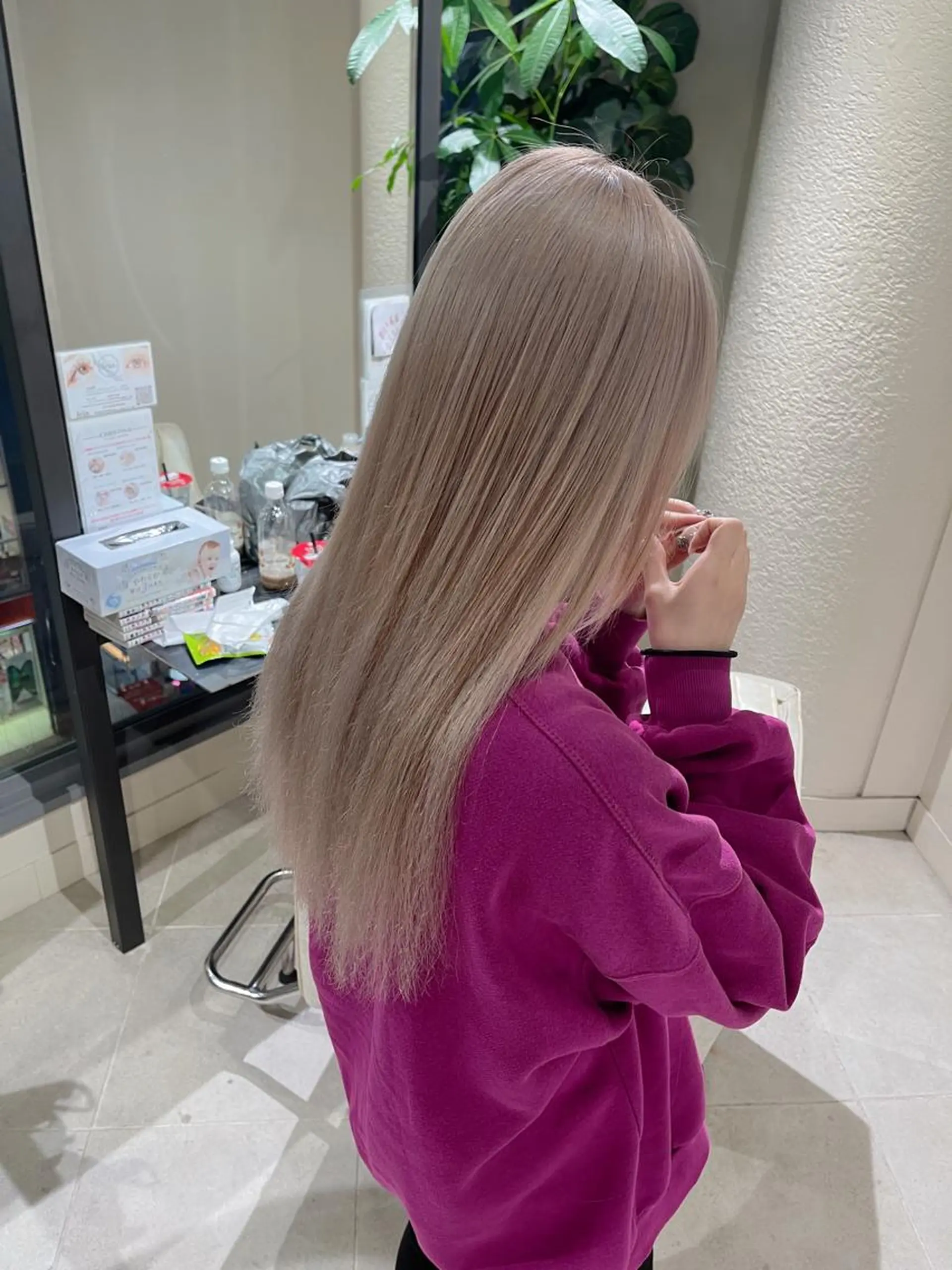 ロング カラー シールエクステ ブリーチ ケアブリーチ デザインカラー ハイトーンカラー ヘアカラー トリートメント 渋谷🤍ブリーチの神 🤍Yudaiのヘアスタイル