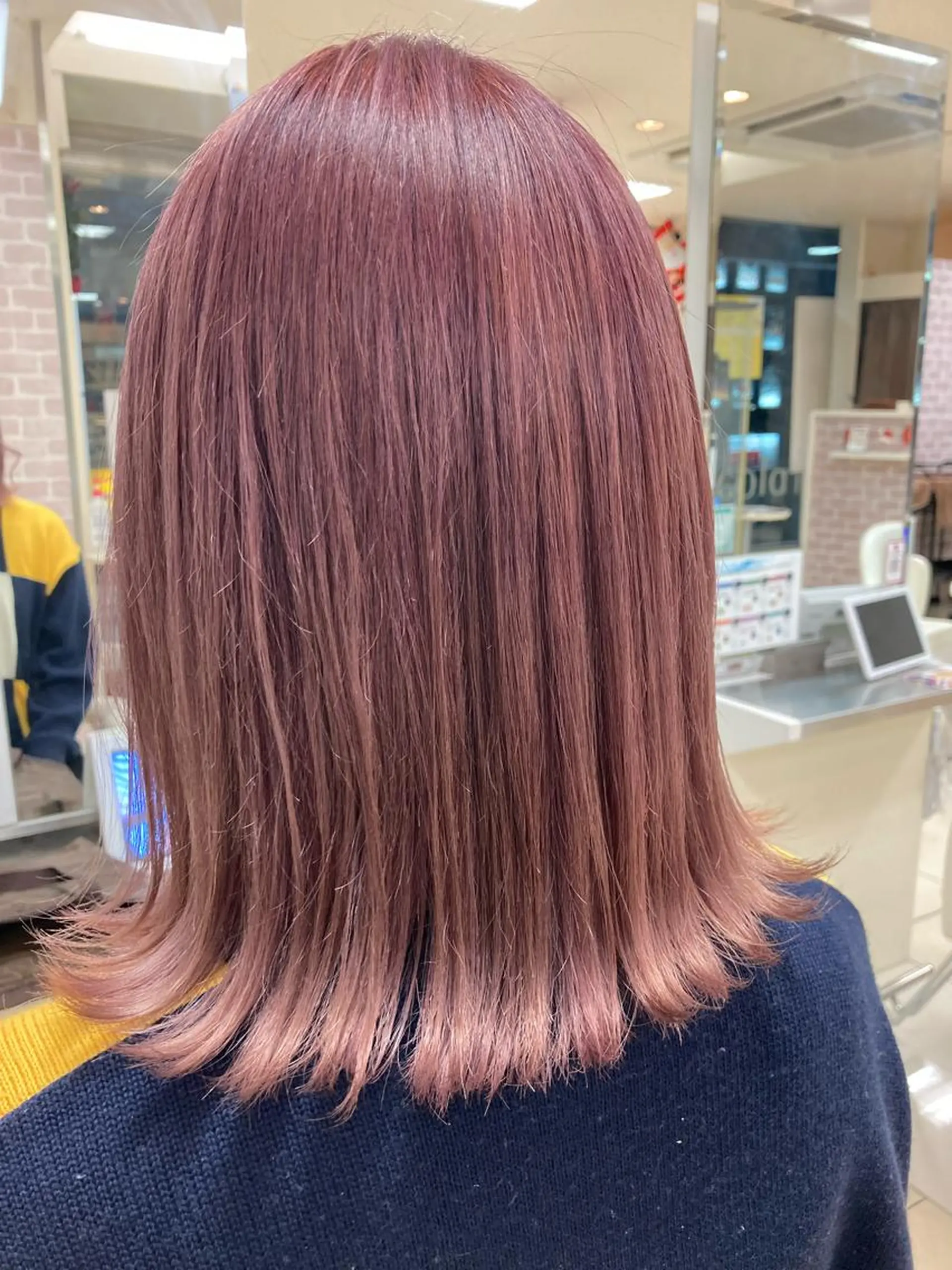 ミディアム 暖色系カラー❤️櫻井 亜美のヘアスタイル