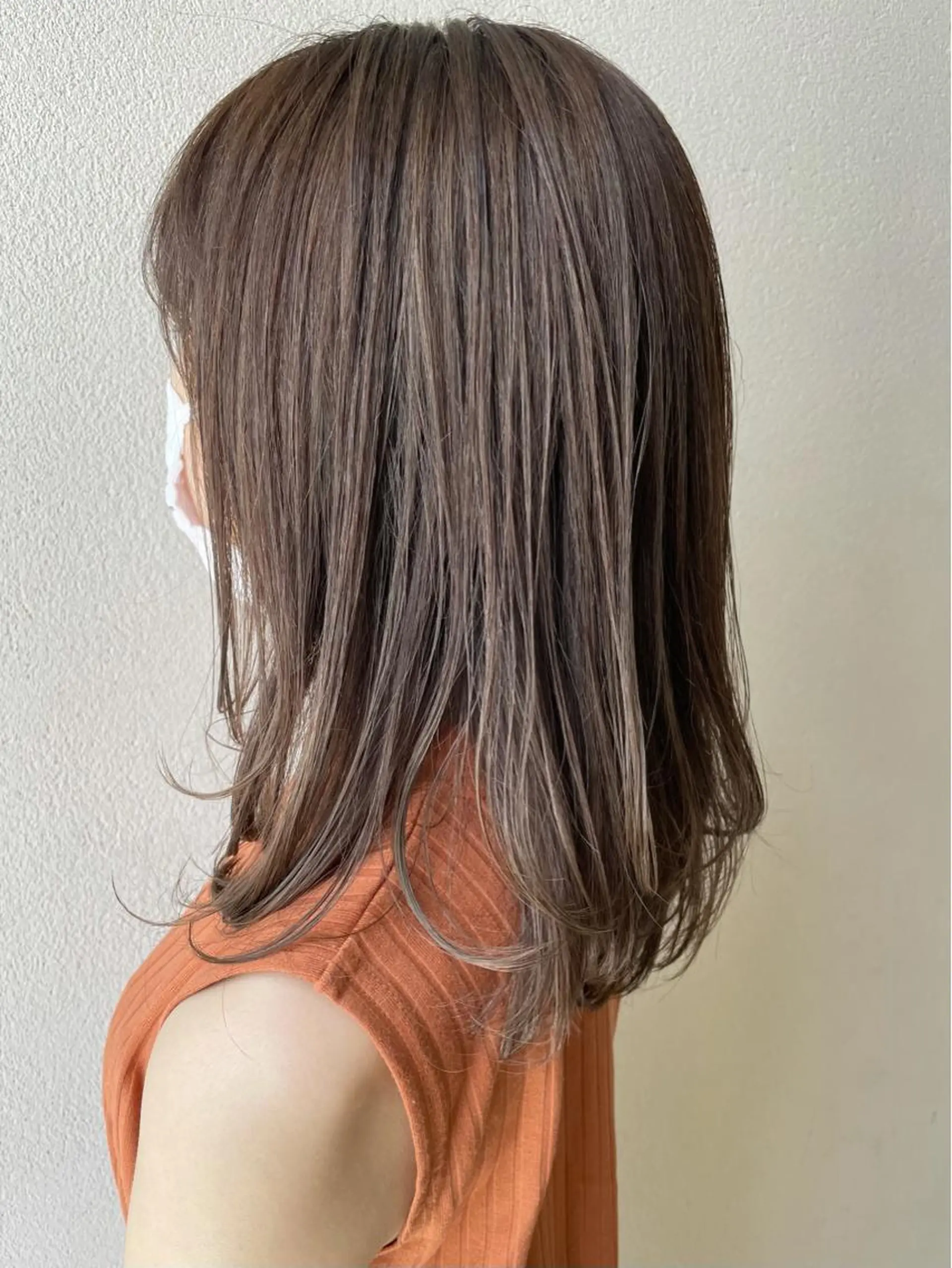 セミロング カラー アッシュ アッシュグレー アッシュグレージュ グレージュ 沢田 瞳のヘアスタイル