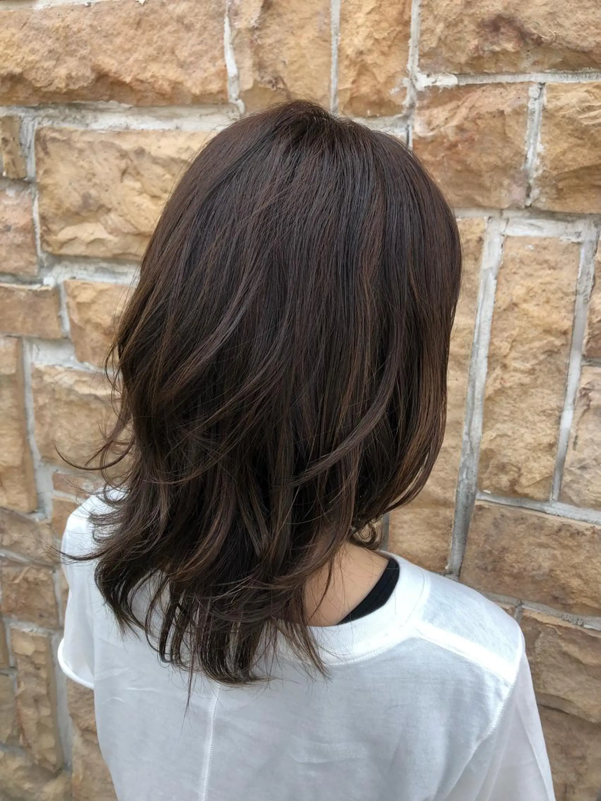 ミディアム 加瀬 真弓のヘアスタイル