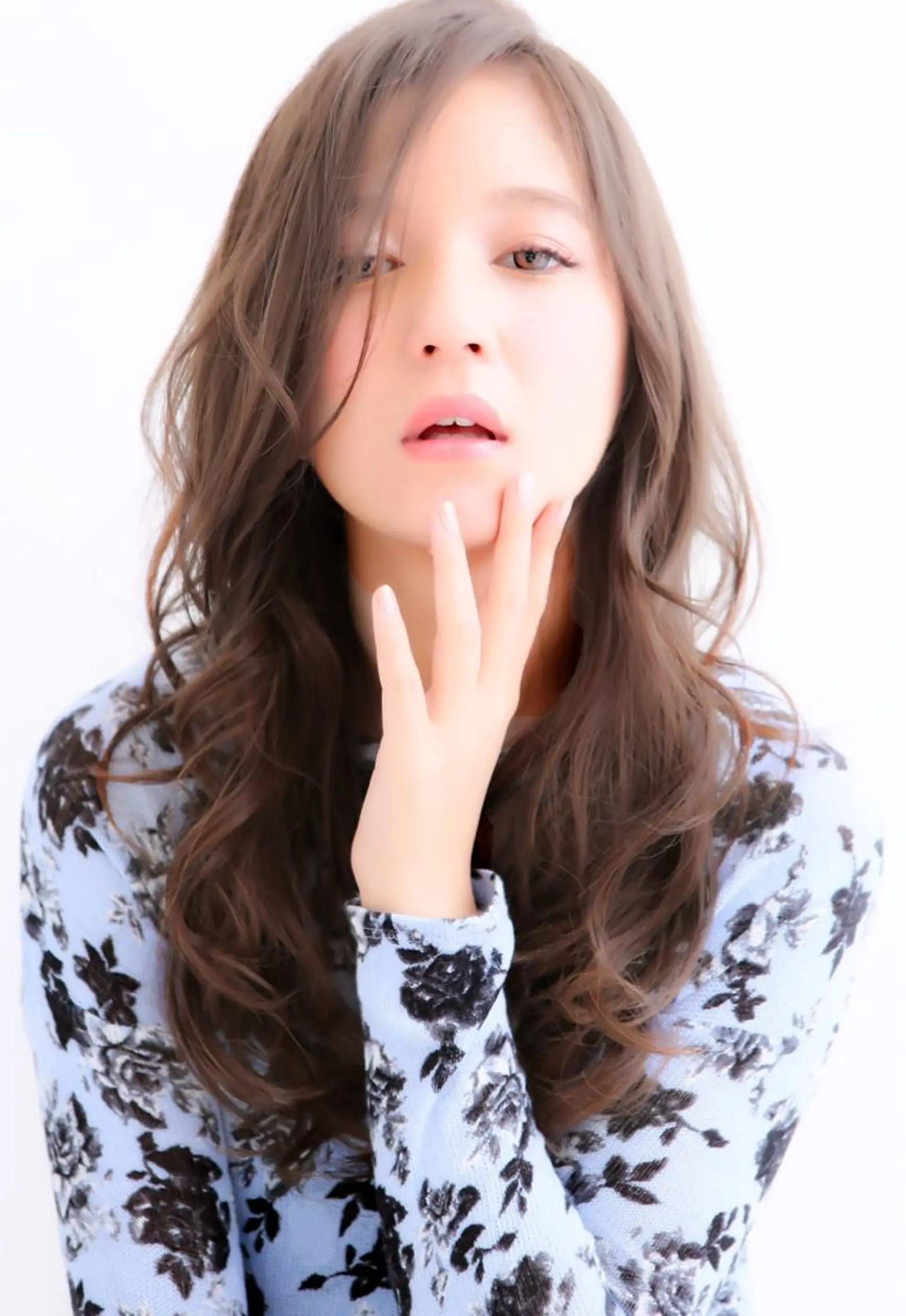 ロング カラー グレージュ ミルクティーグレージュ モテ髪透明感❤️ デイズヘアカラーのヘアスタイル