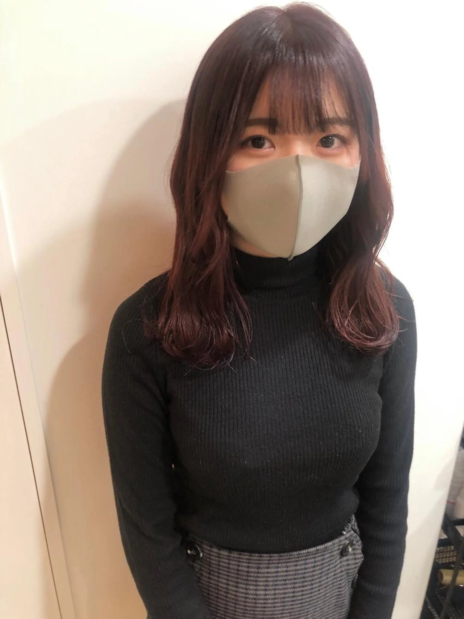 セミロング カラー MIOベージュカラー 柔らかいカラーのヘアスタイル