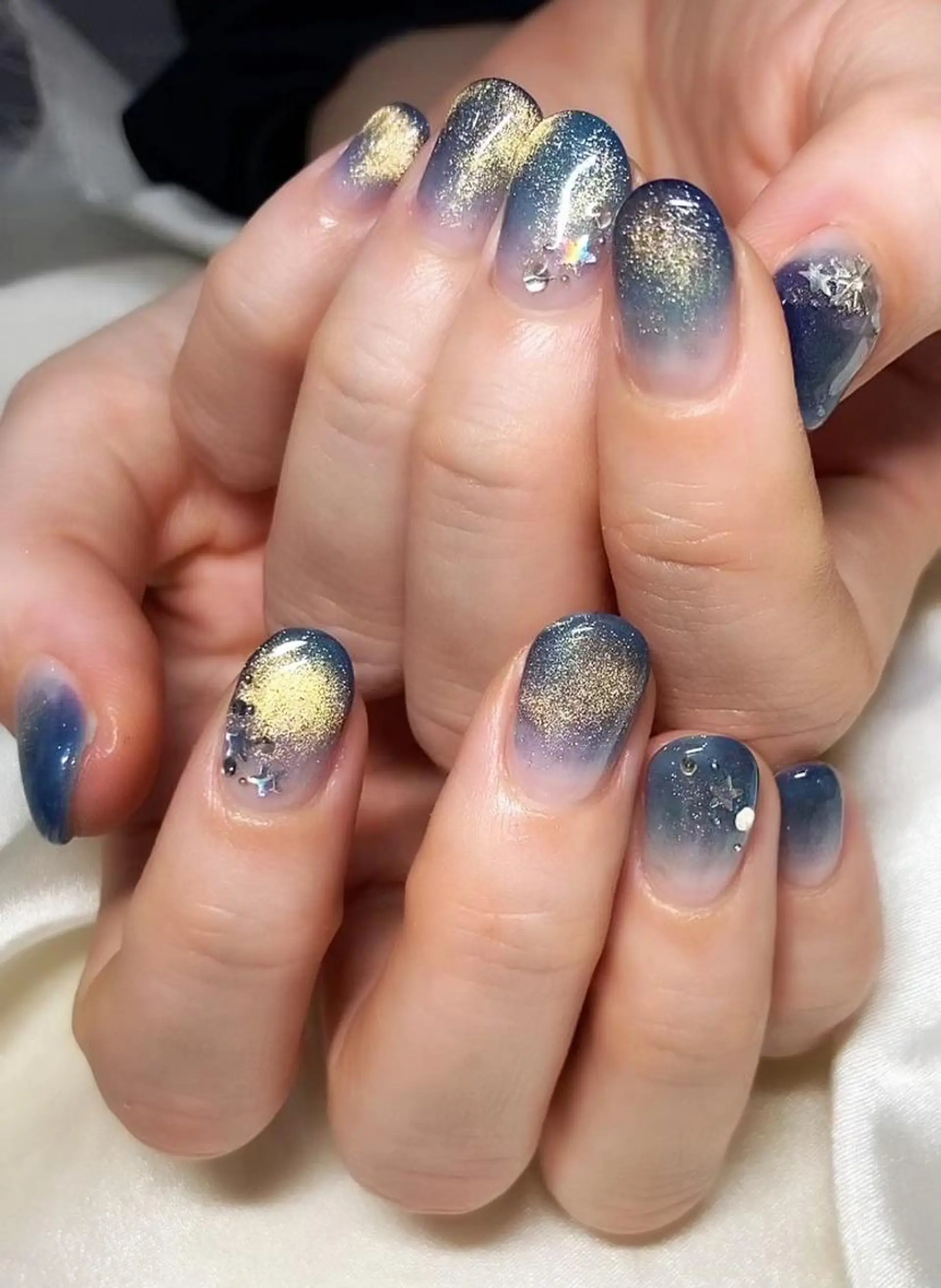 ネイル マツエク・マツパ アイブロウ 韓国風マツエク パリジェンヌラッシュリフト まつげパーマ ワンホンマツエク 長さ出し ハンドネイル Nail&eye Belire 新宿のネイルデザイン