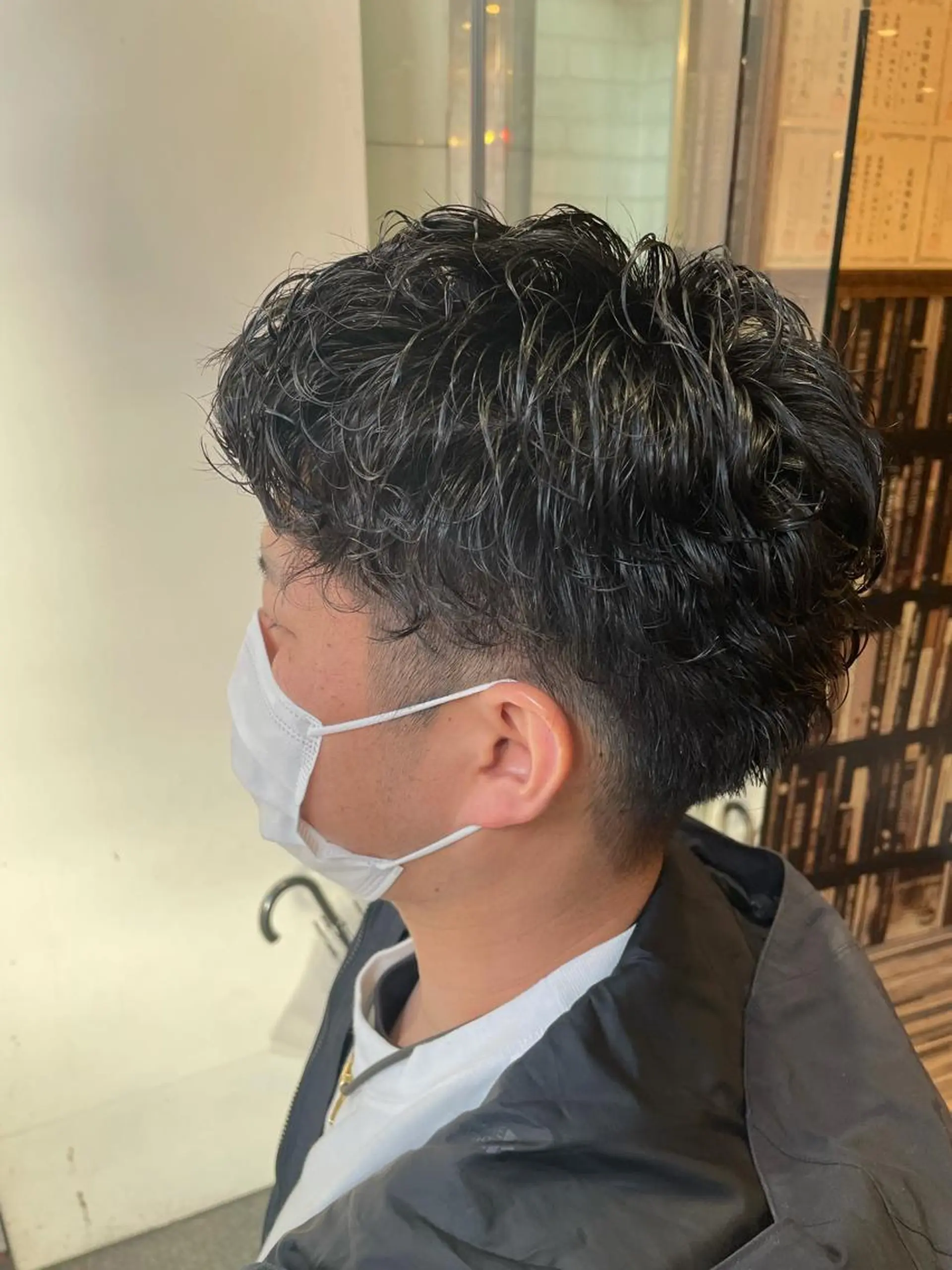 パーマ EARTH 山﨑龍馬のヘアスタイル