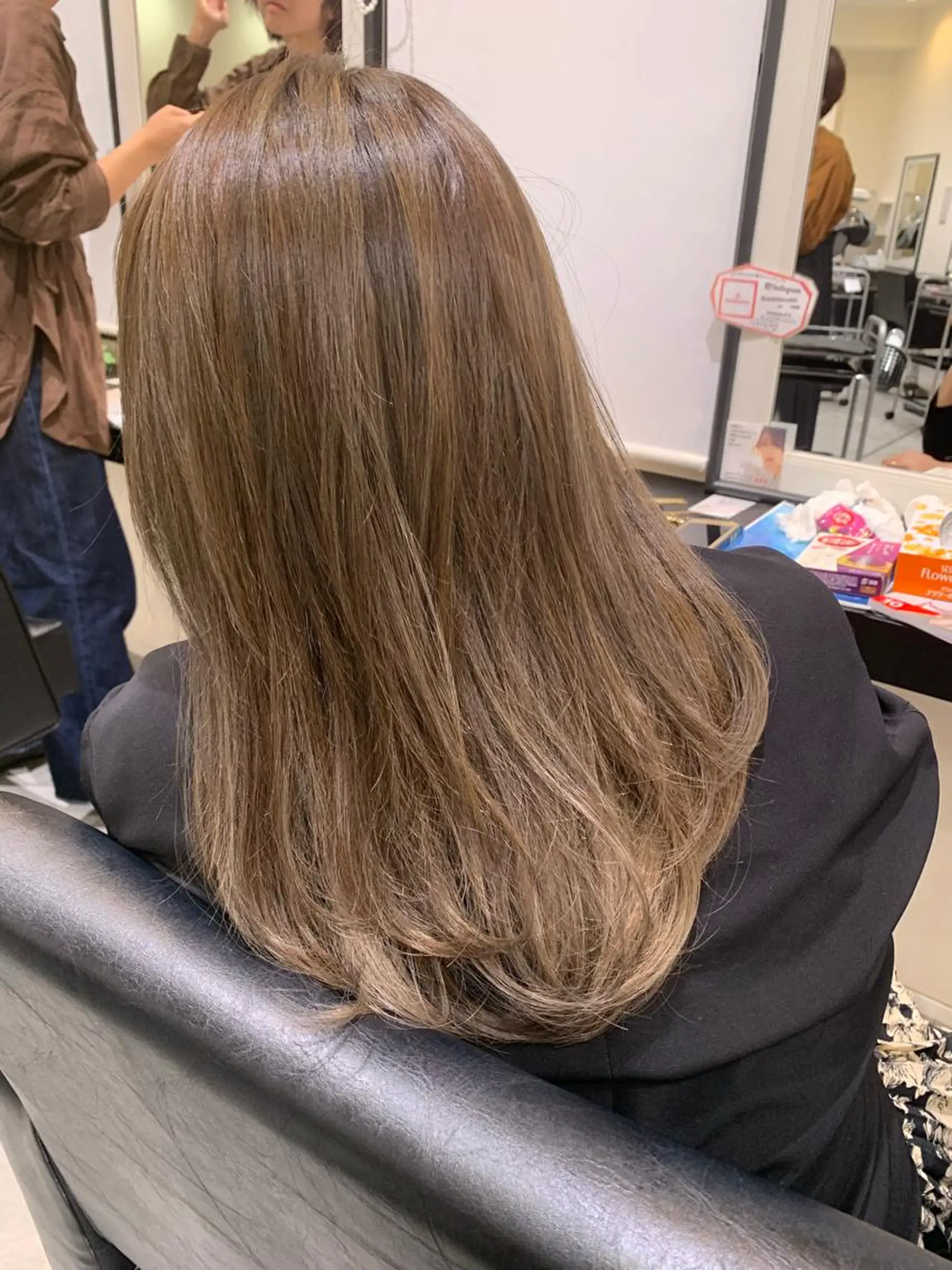 ロング カラー ベージュカラー ハイライトカラー ハイライト カット ヘアカラー 喜友名 泉樹のヘアスタイル