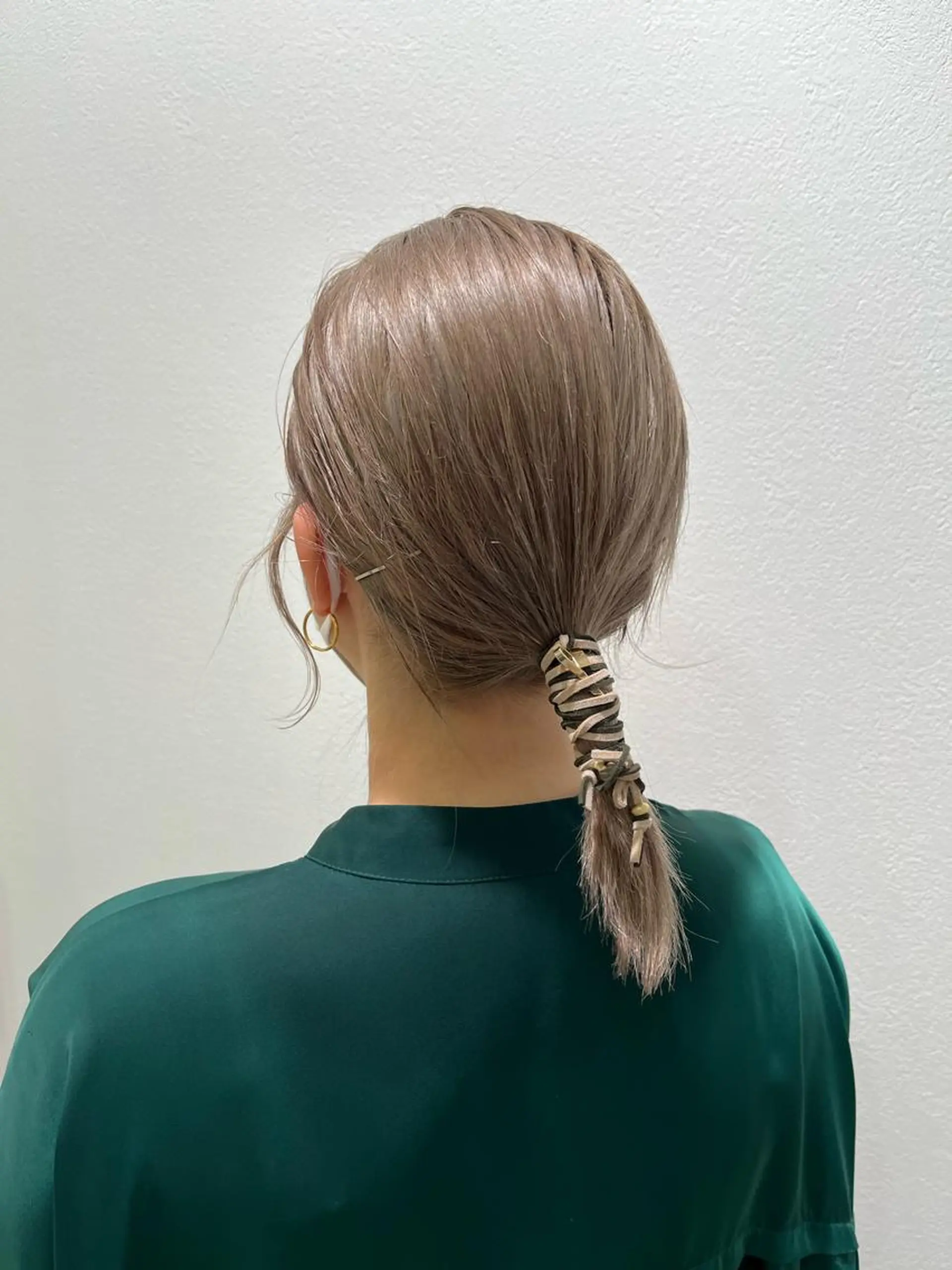 ショート カラー ベージュカラー ブリーチ ヘアカラー 色川 優斗《髪質改善》のヘアスタイル