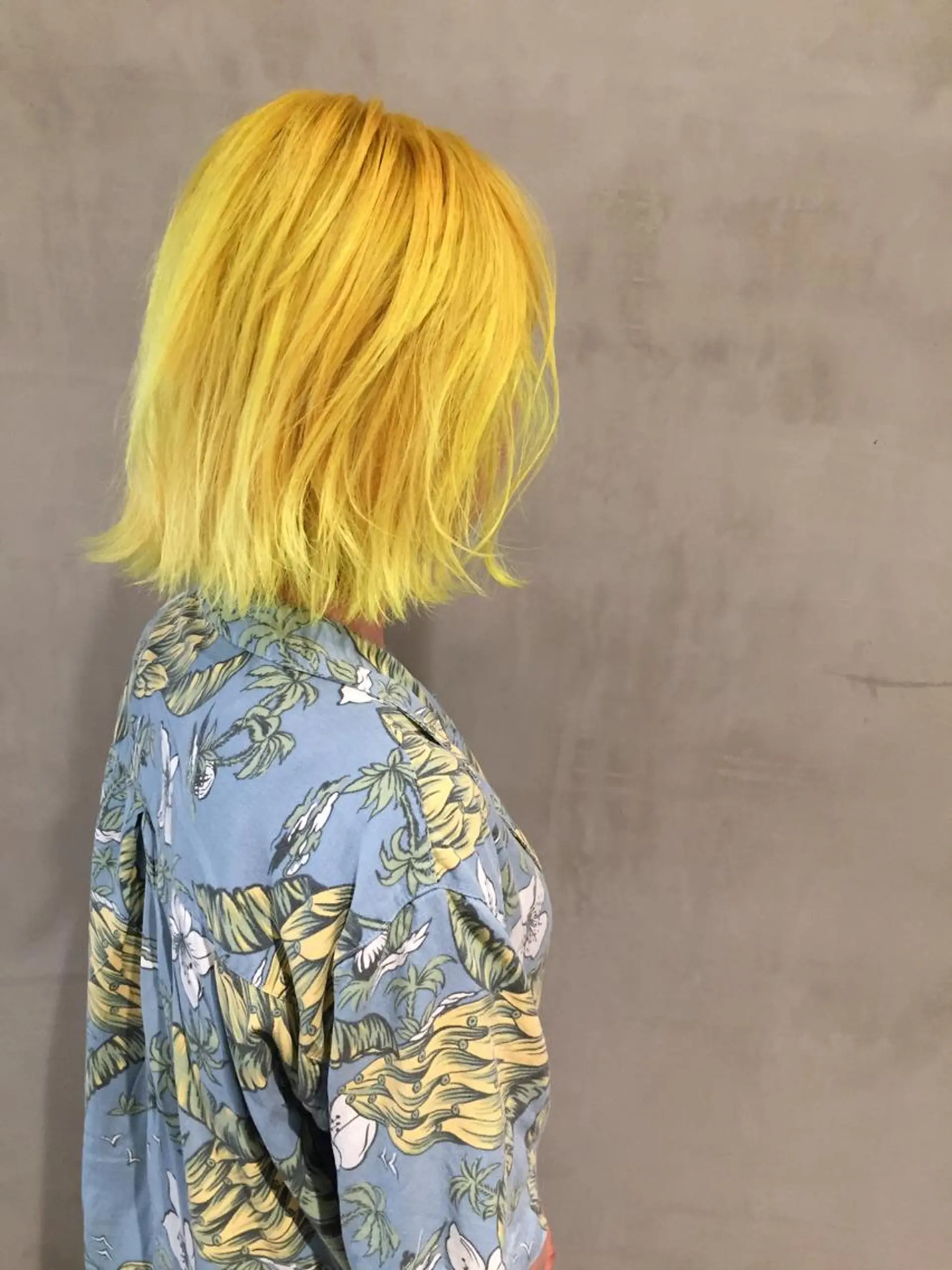 ミディアム カラー イエローカラー 大西 直人のヘアスタイル