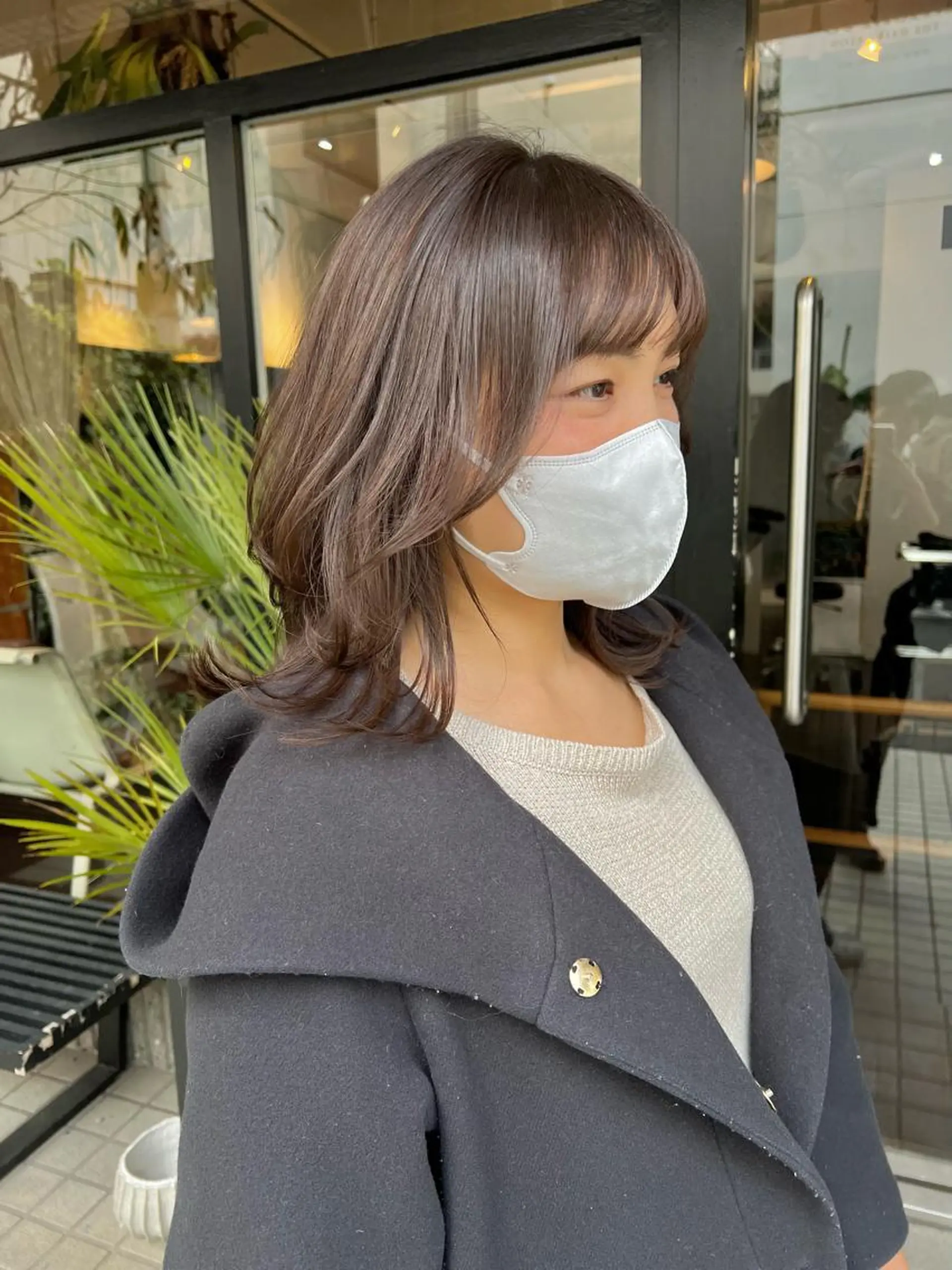 ミディアム カラー アッシュ アッシュブラウン ブラウンカラー レイヤーカット カット ヘアカラー トリートメント ヘッドスパ ヘアセット 柔らかブラウン/顔周 りレイヤー♡ユウシのヘアスタイル