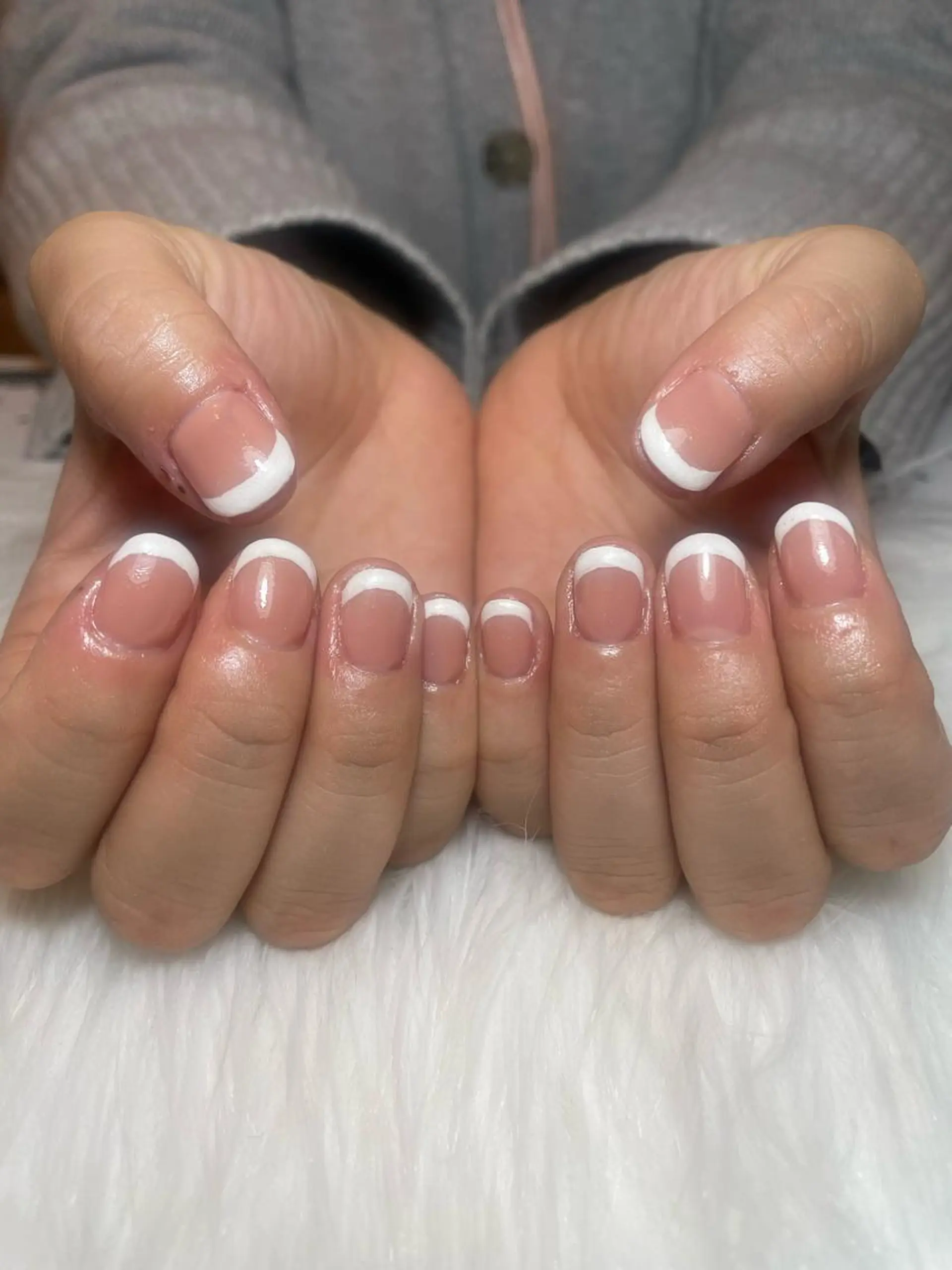 ネイル フレンチネイル 大袋駅東口徒歩2分 alivioのネイルデザイン