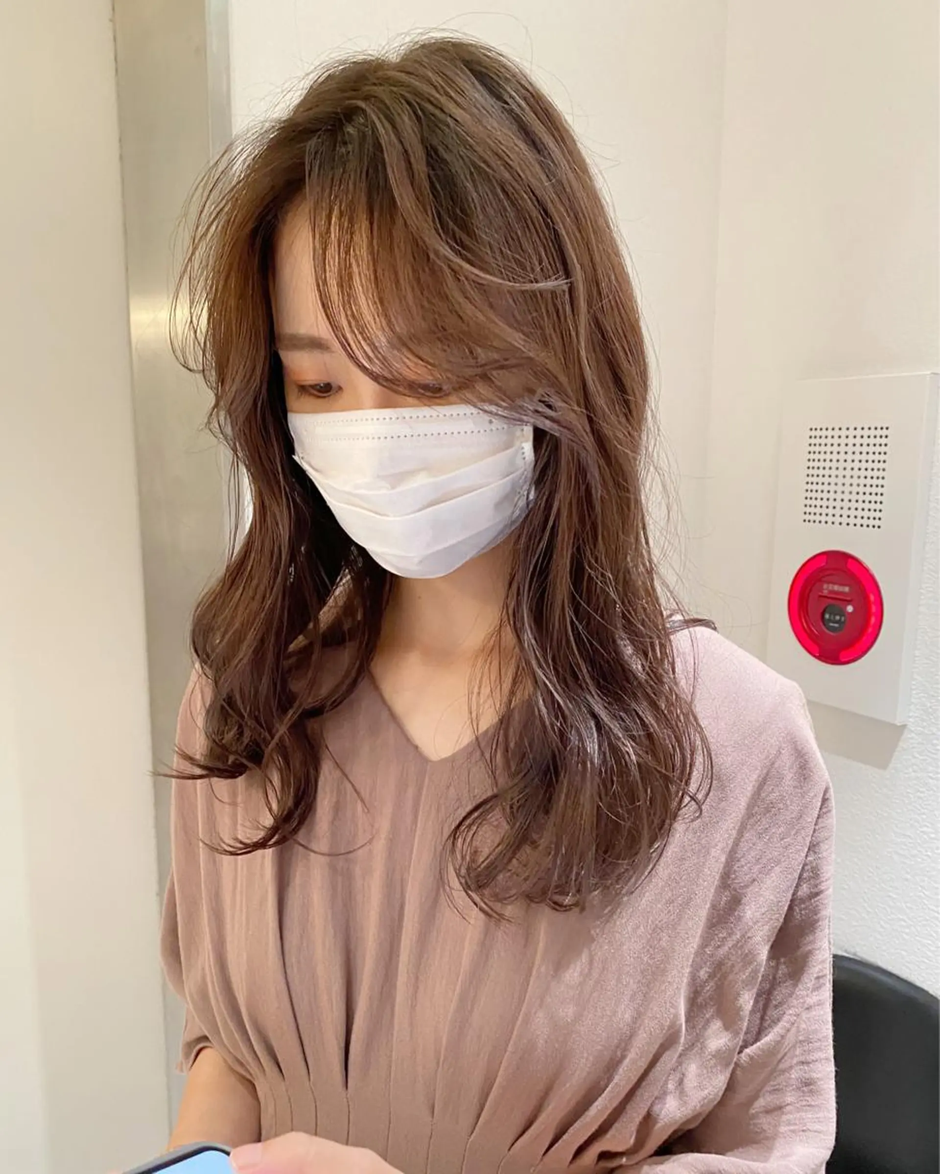 セミロング カラー ベージュカラー ハイライトカラー ハイライト Pros所属・nana/レイヤー /酸性ストレートのヘアスタイル