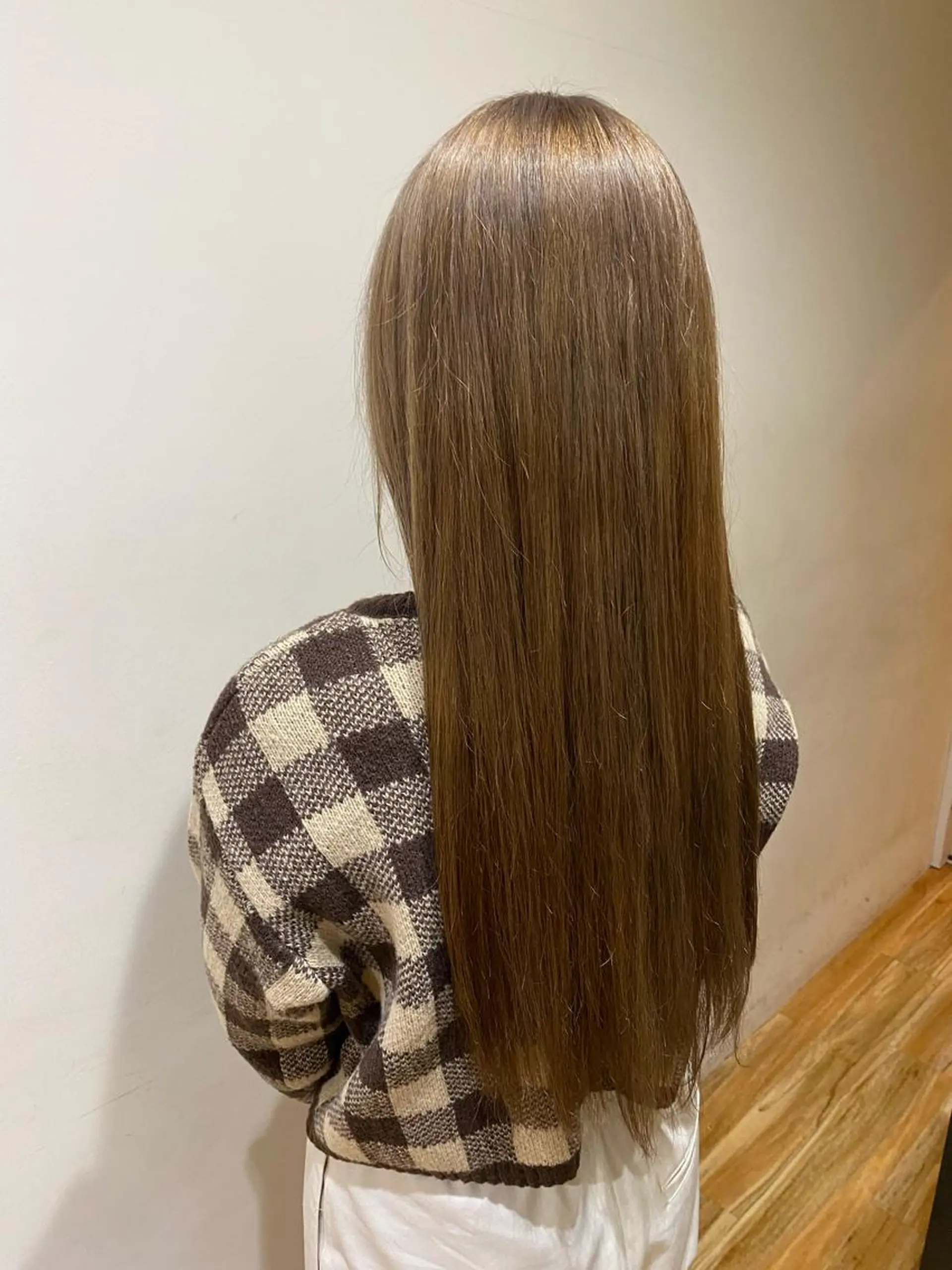 ロング カラー ヘアカラー トリートメント 三戸 修平のヘアスタイル