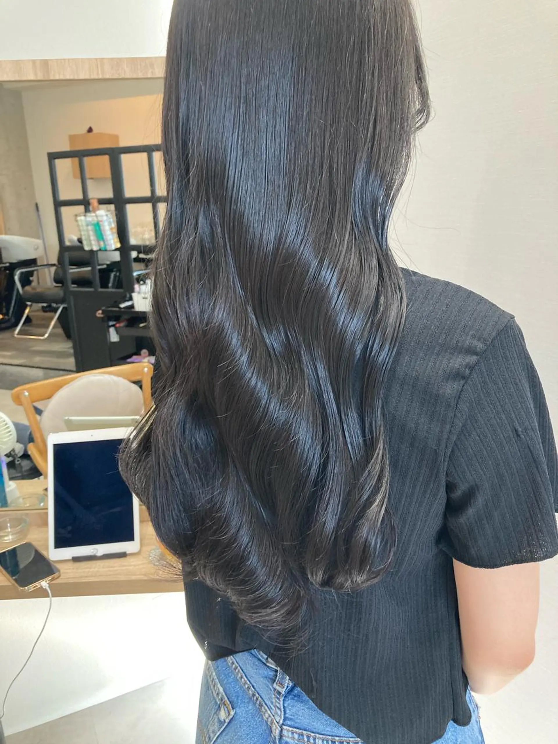 ロング ✨色持ちの良い艶 カラー✨蟹江真世のヘアスタイル