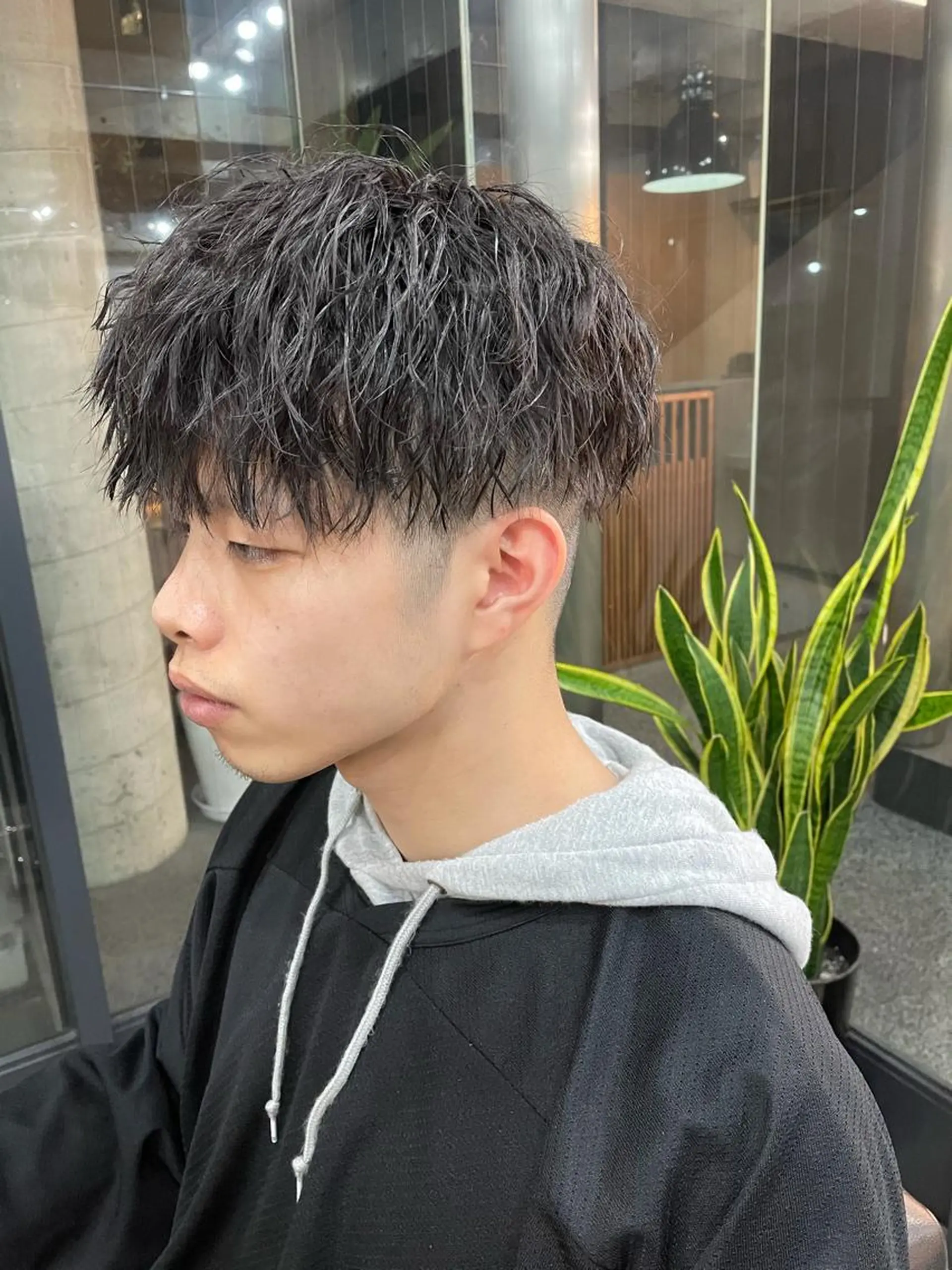 パーマ メンズ カット パーマ 西村あきや トレンド韓国ヘアのヘアスタイル