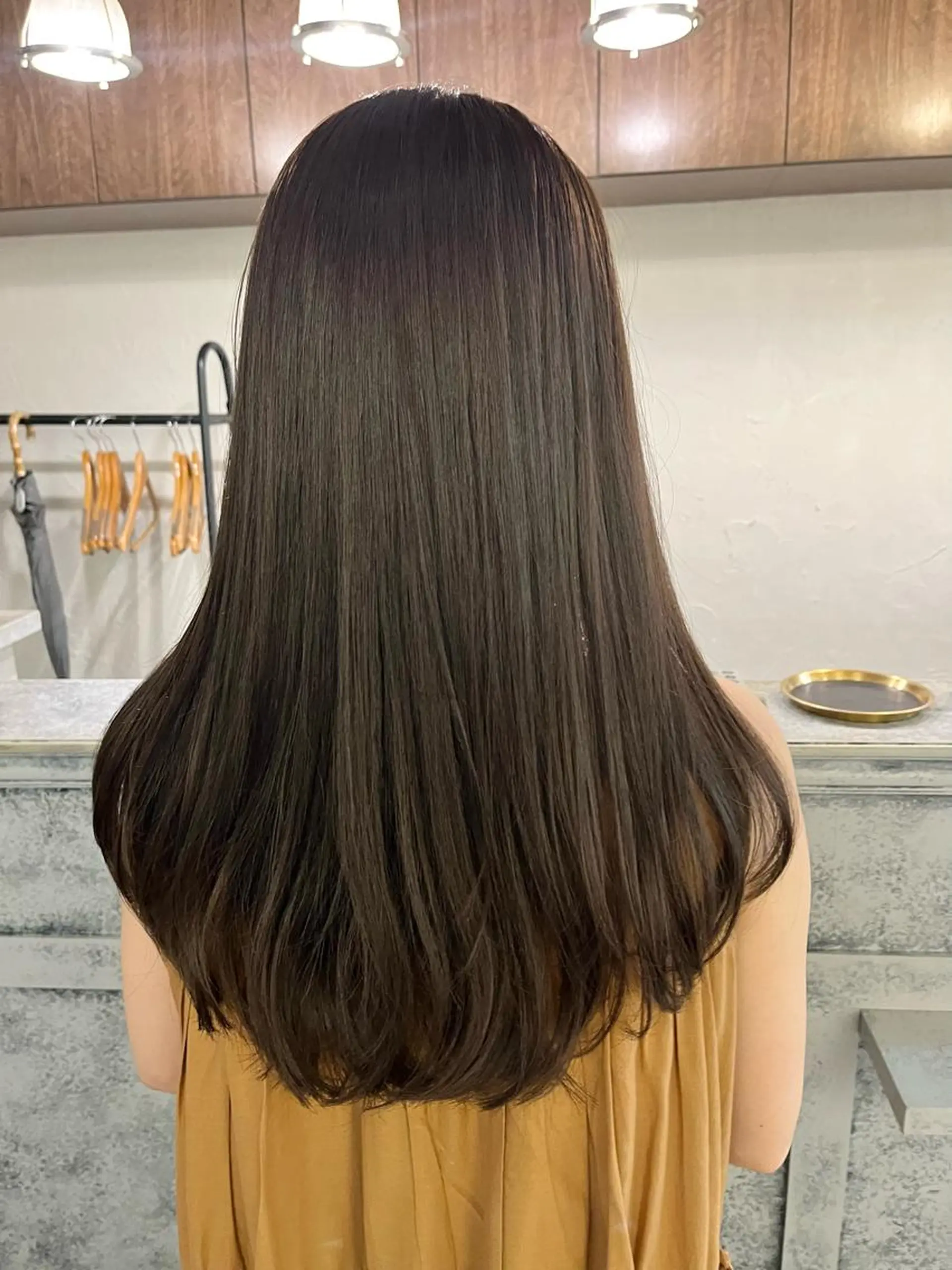 セミロング カラー カット ヘアカラー トリートメント conne&riri所属・MAYU 💚森下のヘアスタイル