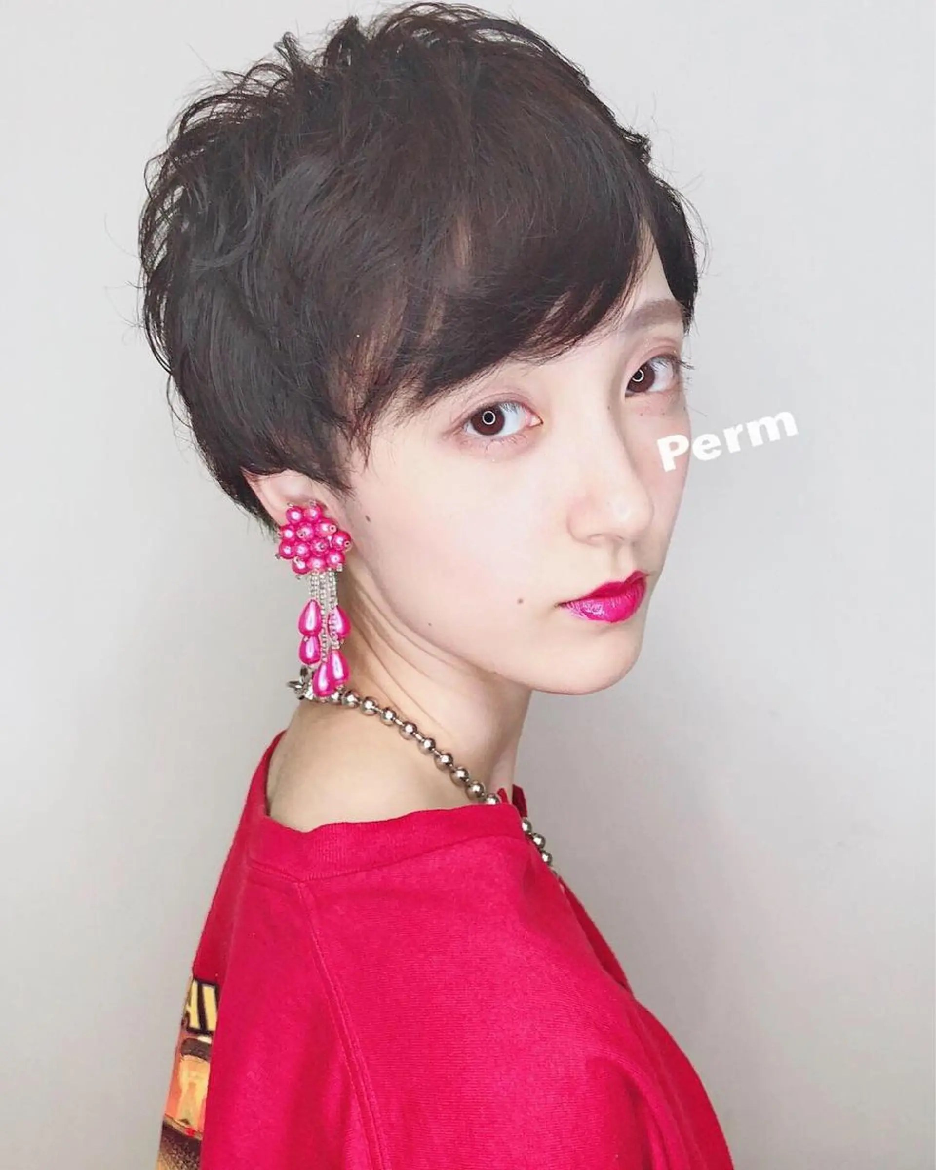 ショート パーマ ウルフカット／吉村 桃子のヘアスタイル