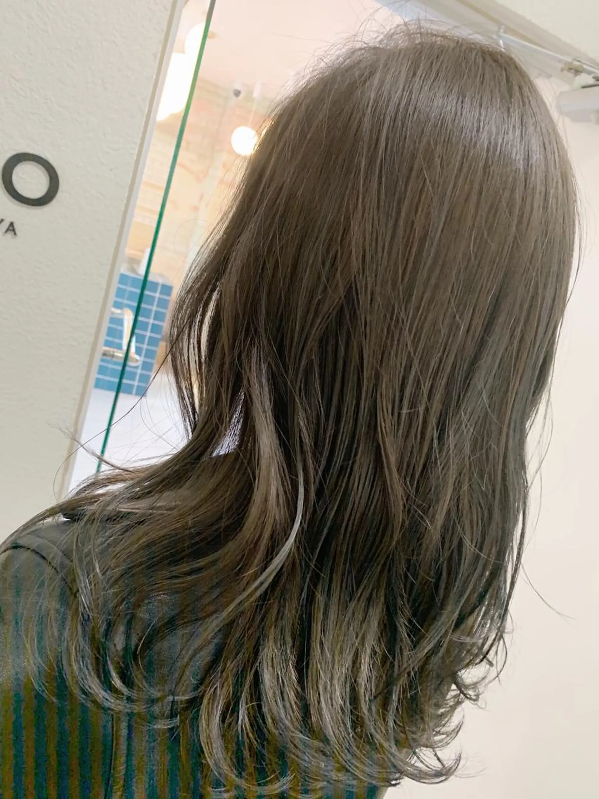 セミロング ヘアカラー 村阪 由美子のヘアスタイル