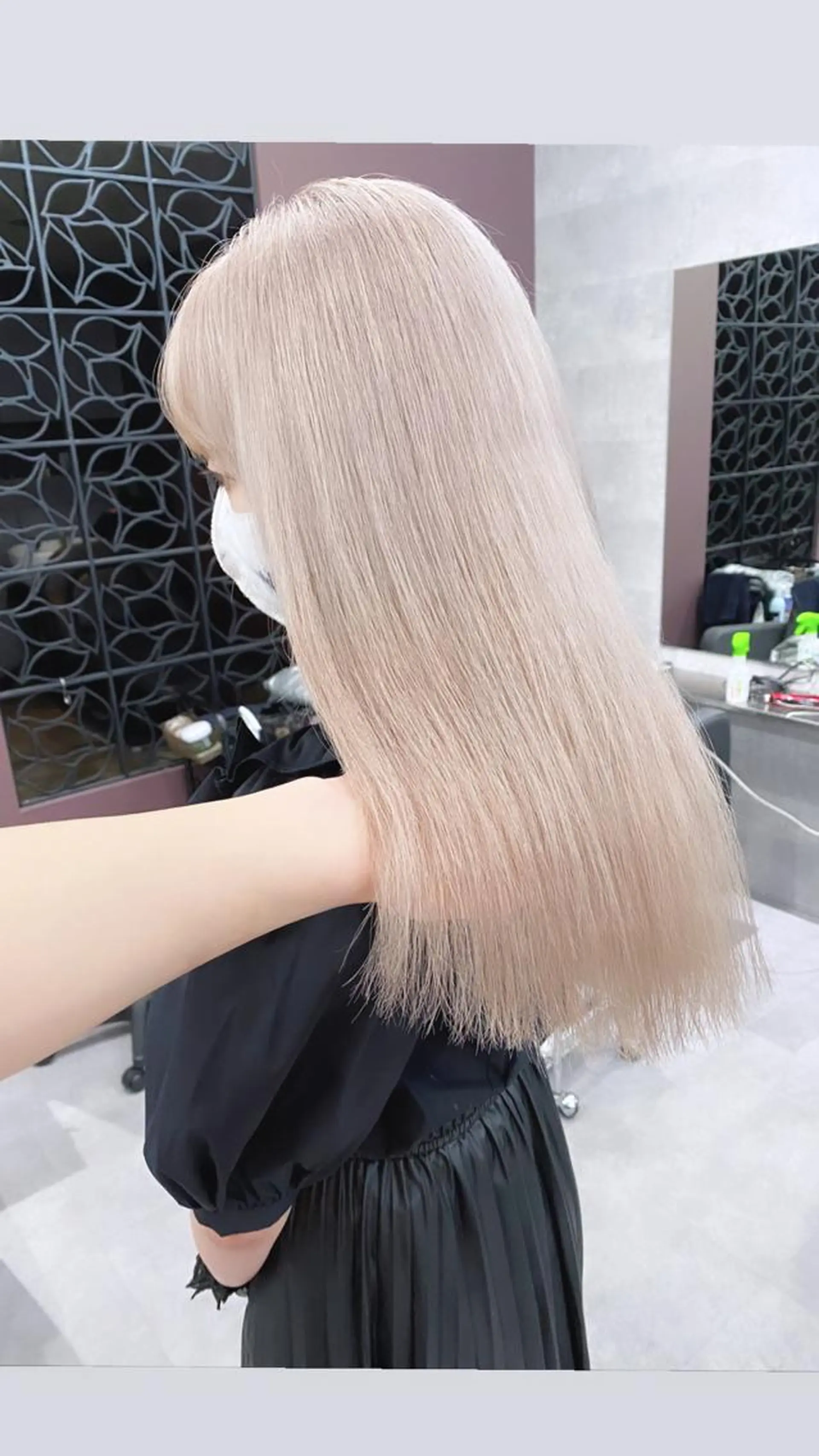 ロング カラー ハイトーンカラー Via officialのヘアスタイル