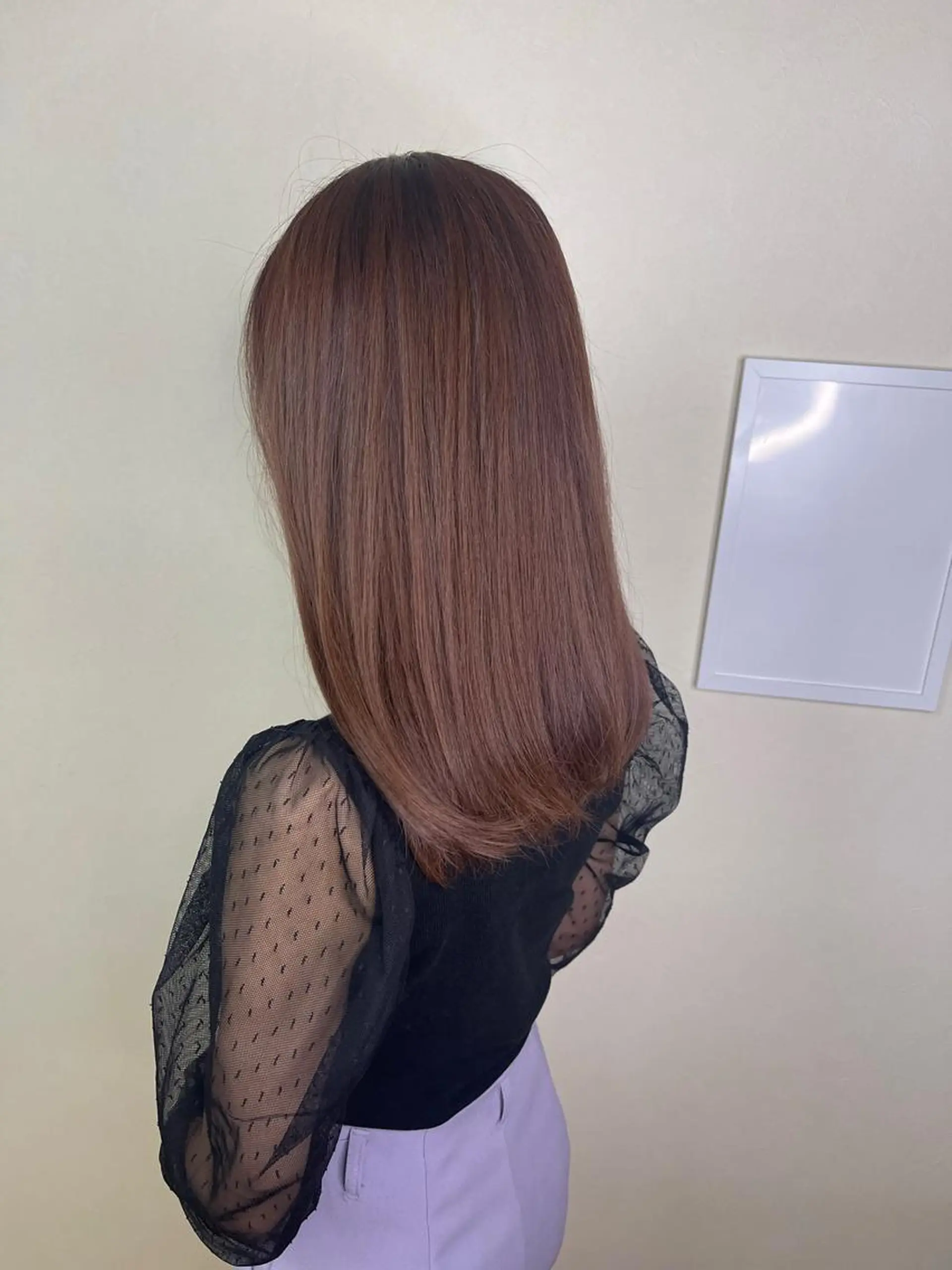 ミディアム ハイライトカラー✨ グレージュ✨鎌倉光洋のヘアスタイル