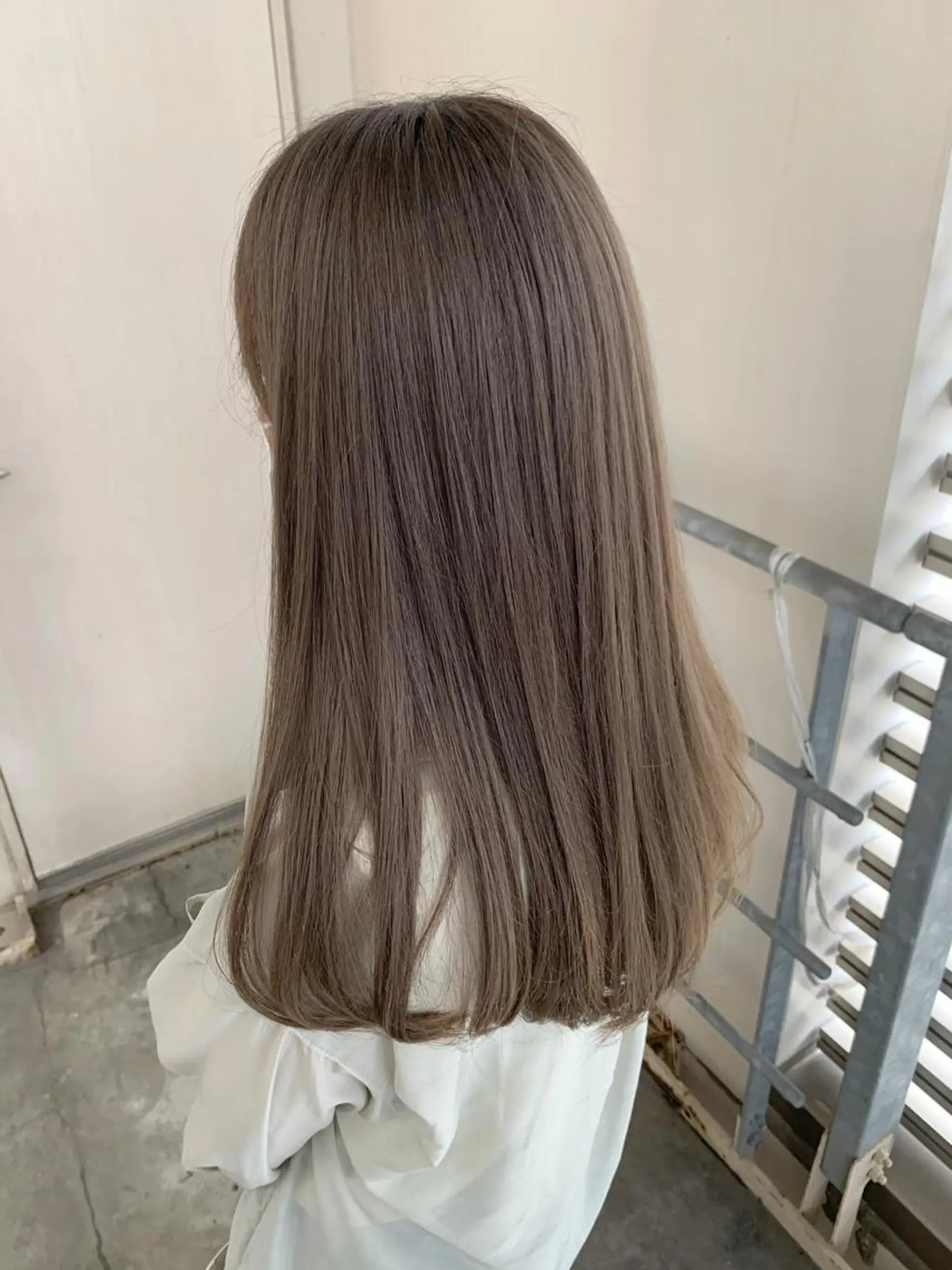ロング カラー 切りっぱなしボブ ベージュカラー ブリーチ ケアブリーチ ケアカラー 🫧髪質改善🫧 神田紗来のヘアスタイル