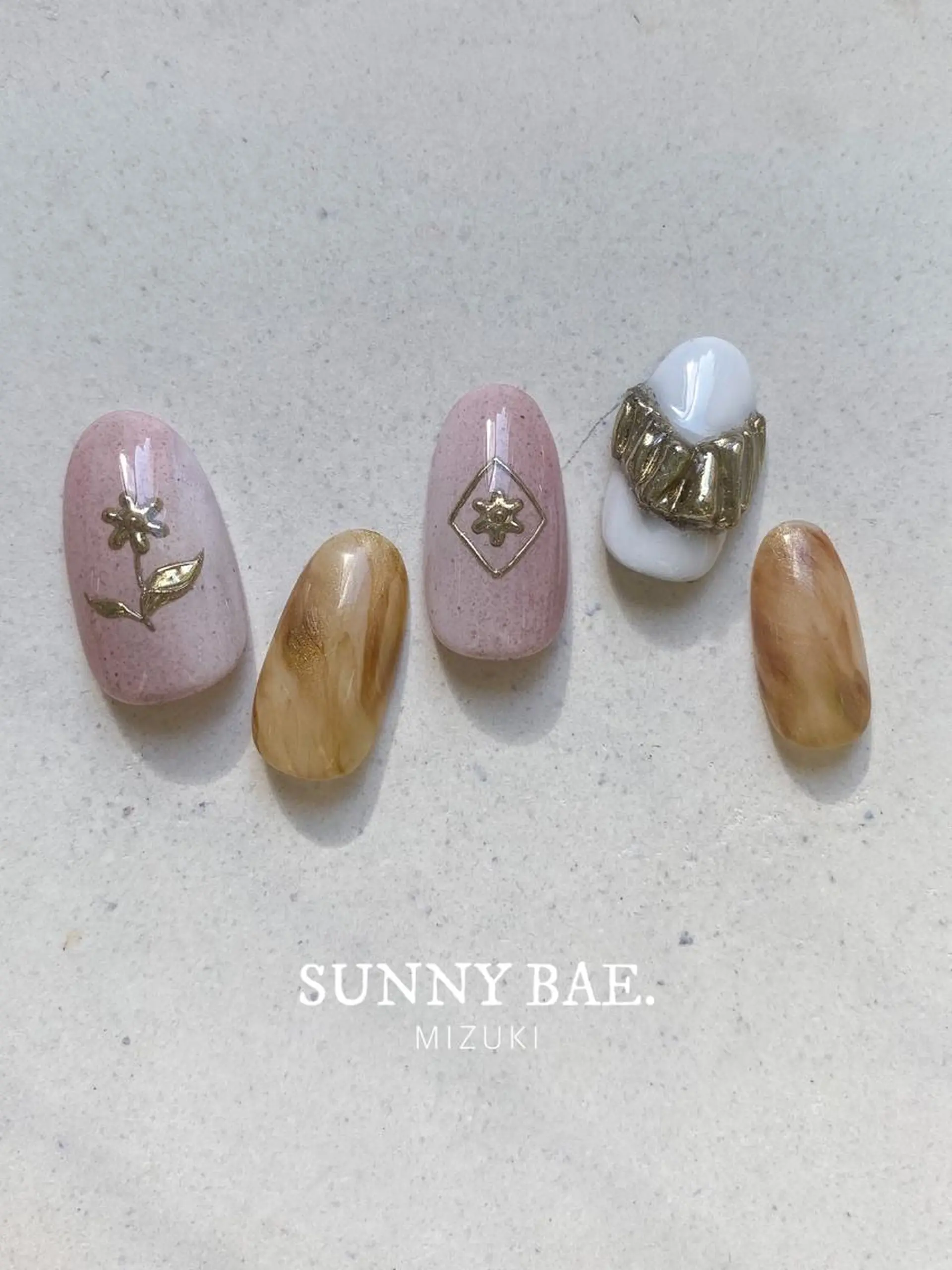 ネイル アートネイル ジェルネイル ミラーネイル 春ネイル SUNNY BAE. 🌼MIZUKIのネイルデザイン
