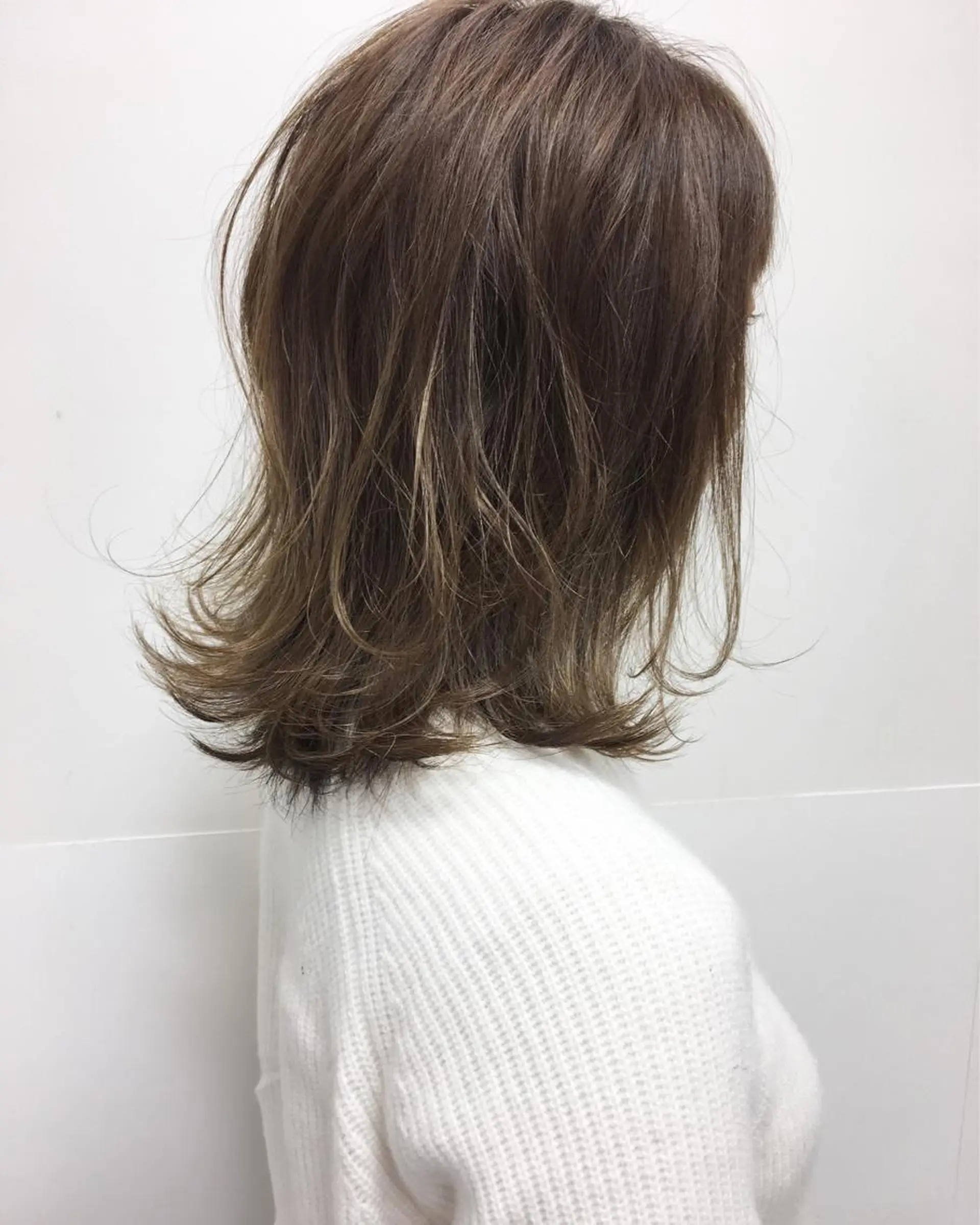 ミディアム SALOWIN  原宿ash所属・タナカ タクヤのヘアスタイル