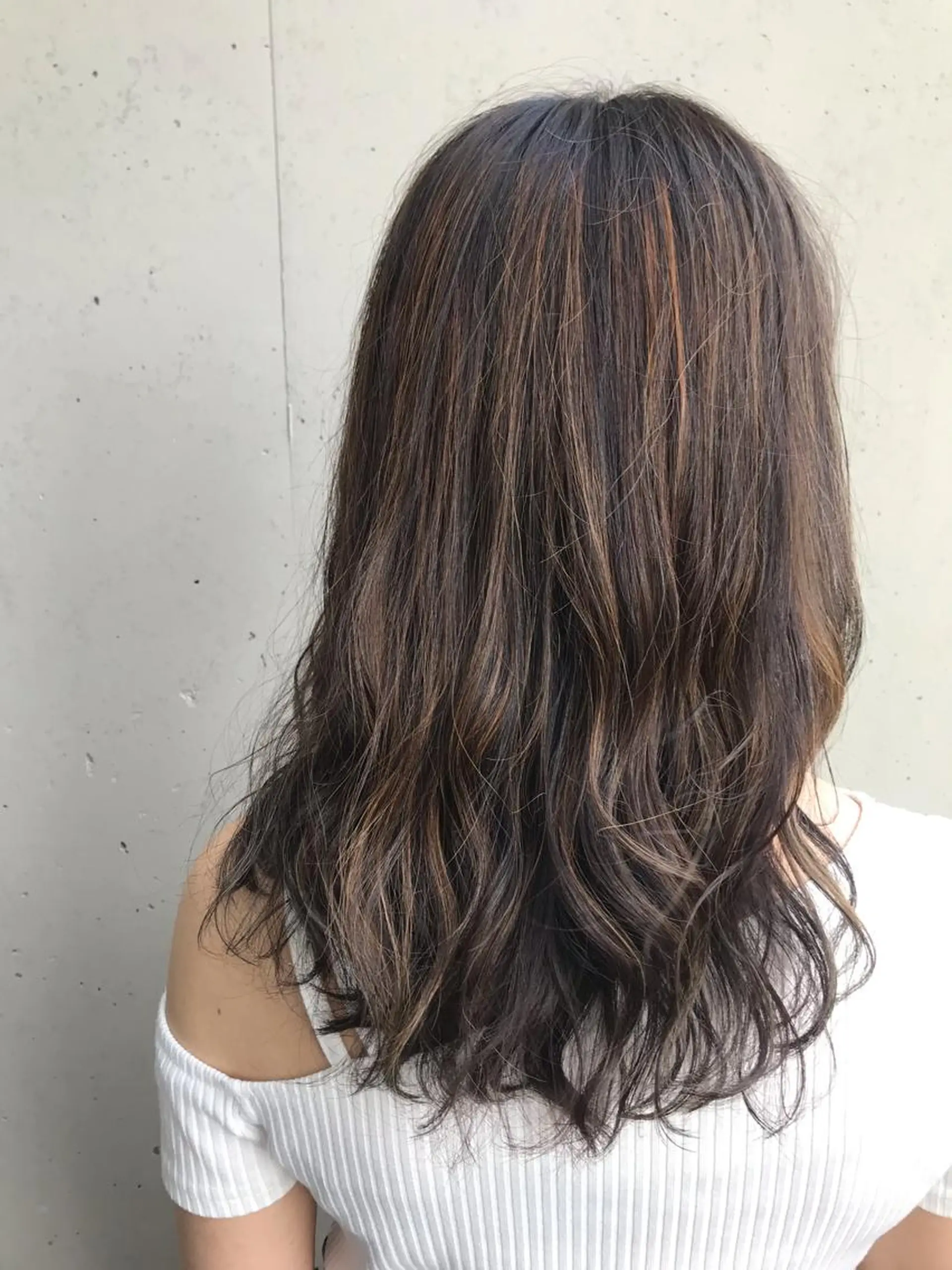 ロング カラー 一ノ瀬 蘭のヘアスタイル