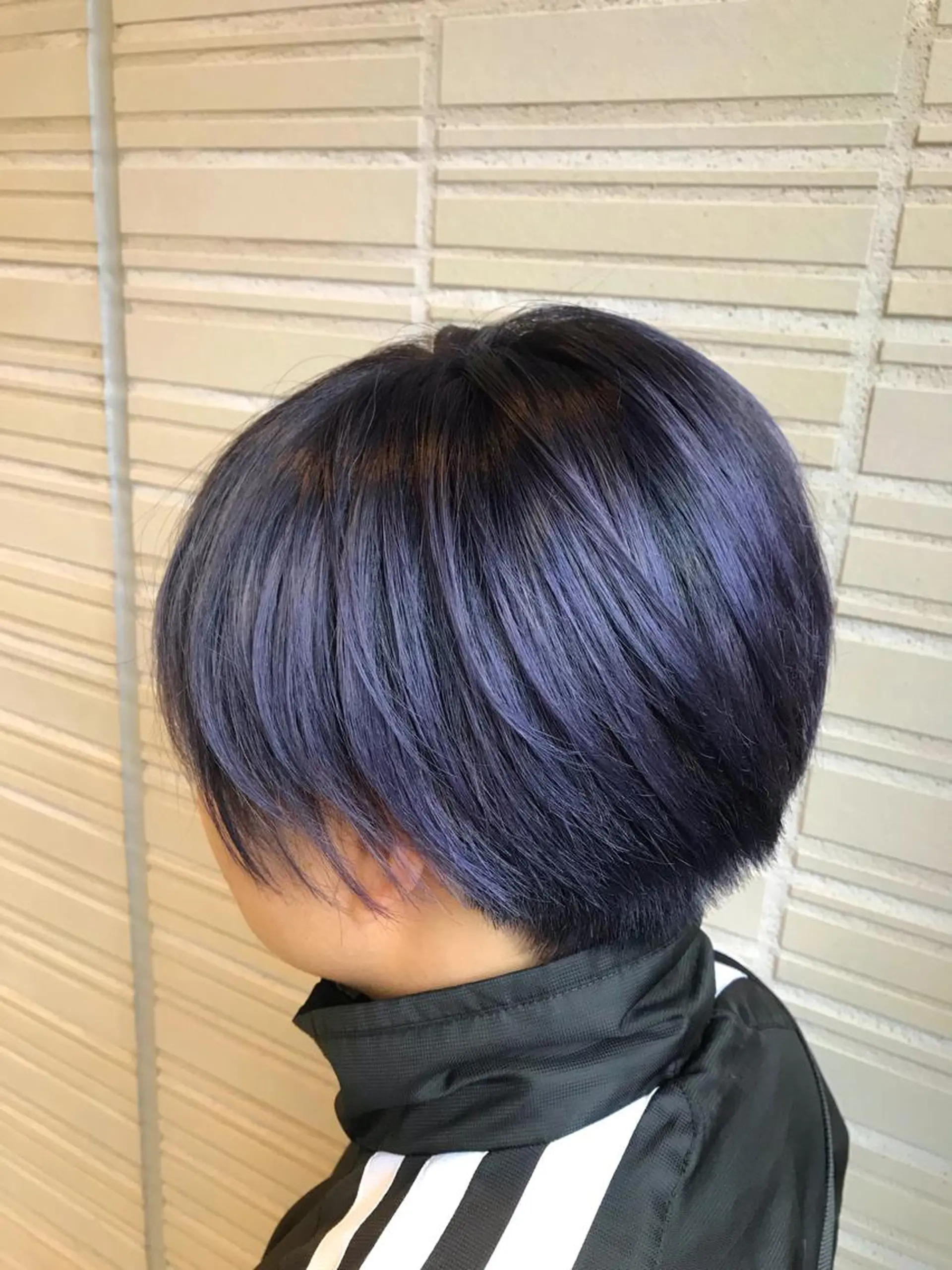 ショート カラー ブリーチ グレージュ シルバー バイオレットカラー バイオレットグレージュ One's~beauty&relax~所属・加藤 憂のヘアスタイル