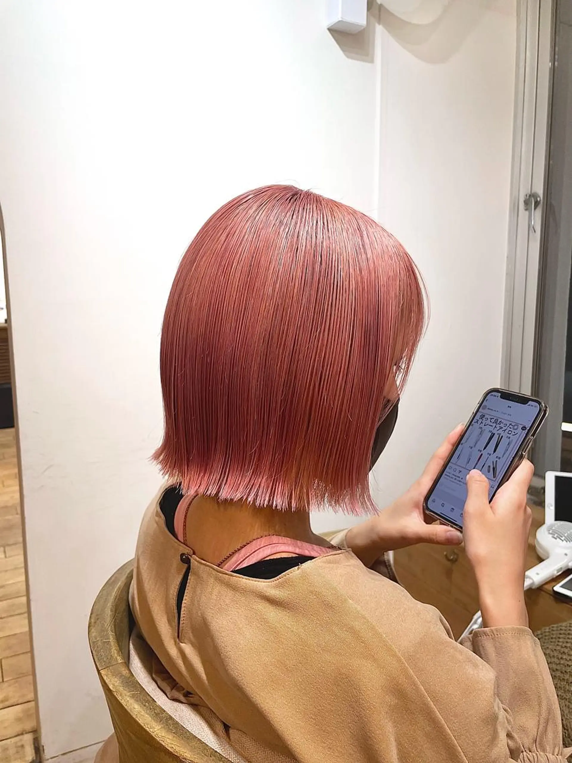 ミディアム カラー ⭐ハイトーンブリーチ ミルクティーピンクのヘアスタイル