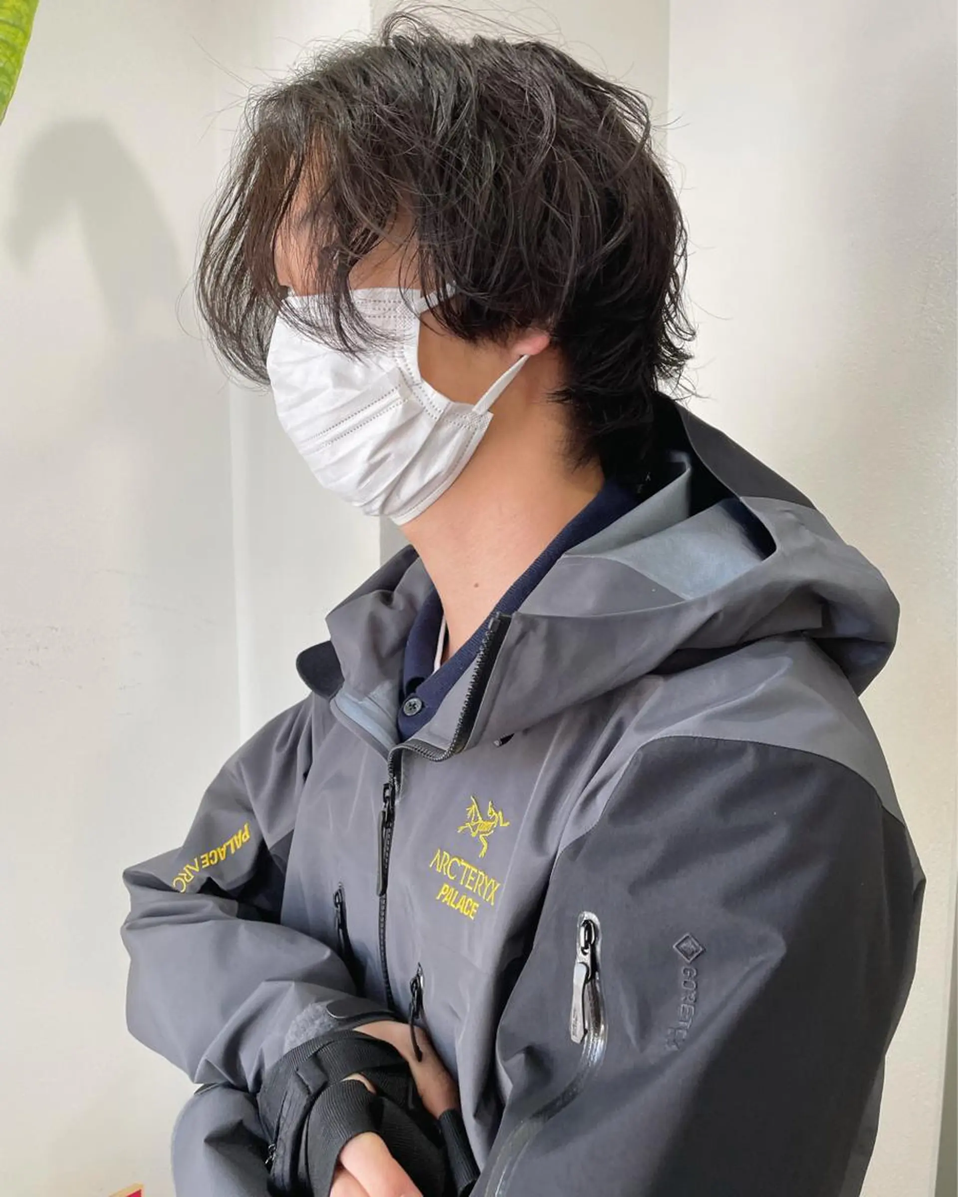 ショート パーマ メンズ センターパート くせ毛 ニュアンスパーマ カット パーマ トリートメント Loom.所属・村上雅人 ナチュラルモードのヘアスタイル