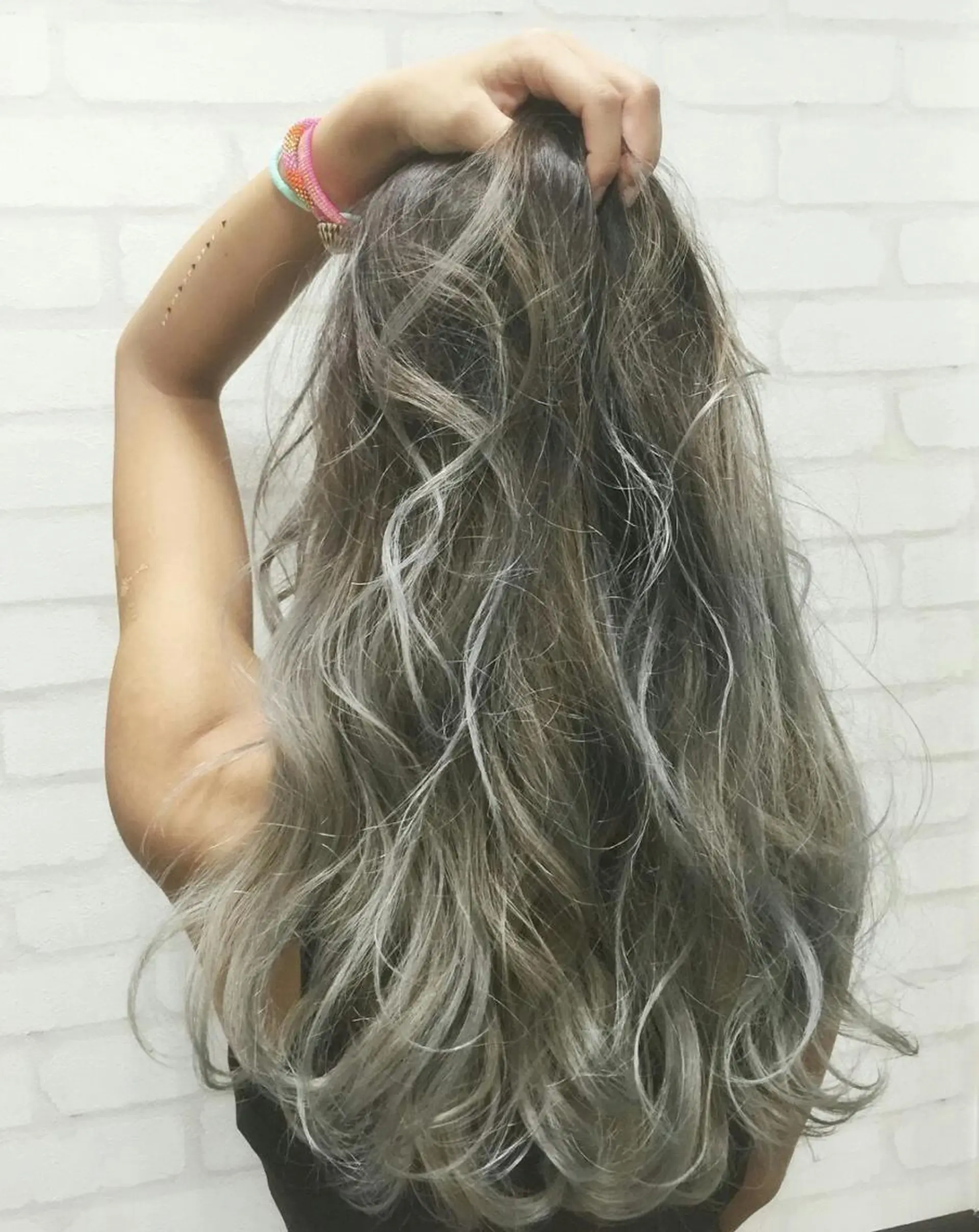 ロング セミロング カラー エクステの神様 ▫️原島ユウヤ▫️のヘアスタイル