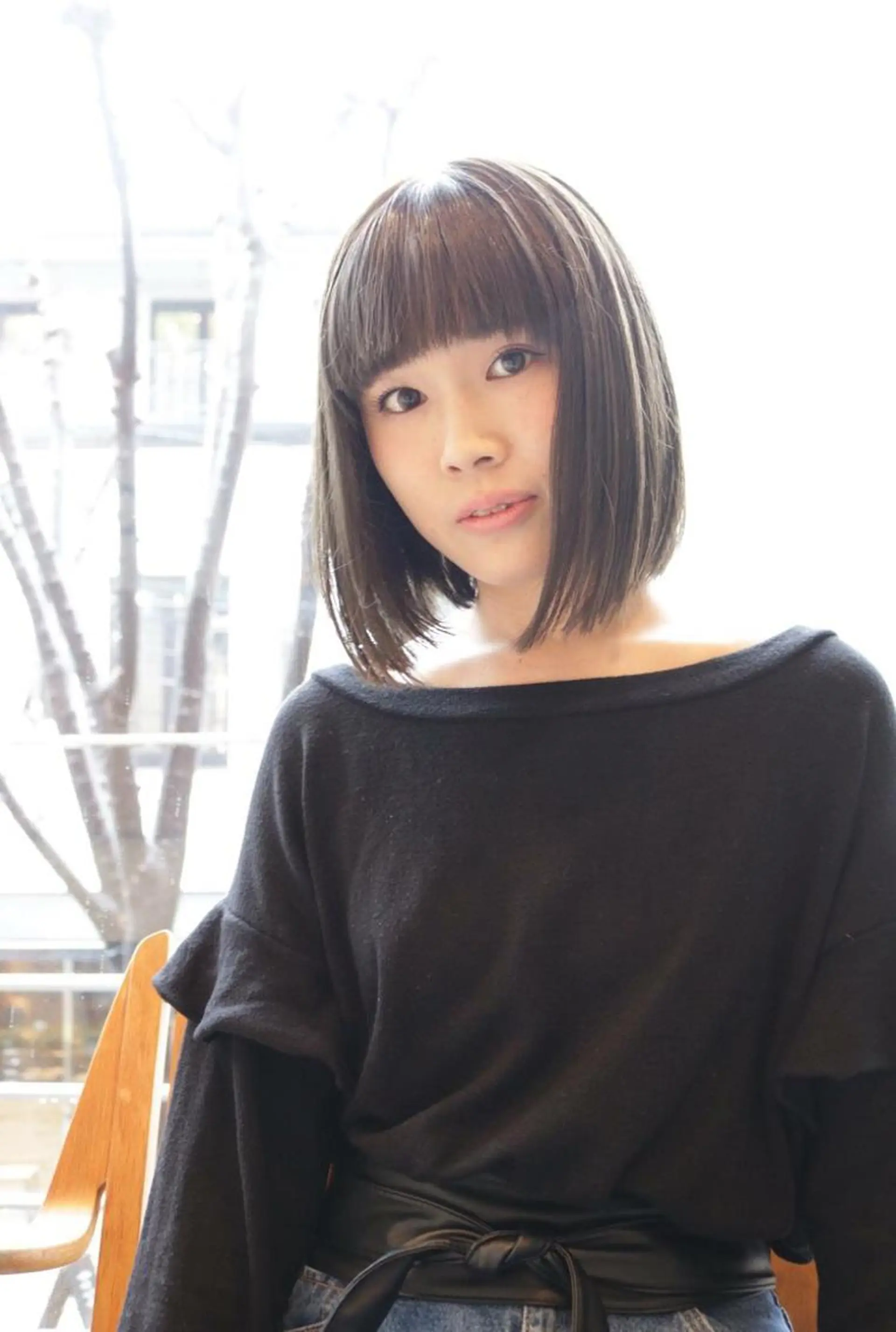 ミディアム 切りっぱなしボブ アッシュ ボブ ハイライト ニシムラ コウイチのヘアスタイル