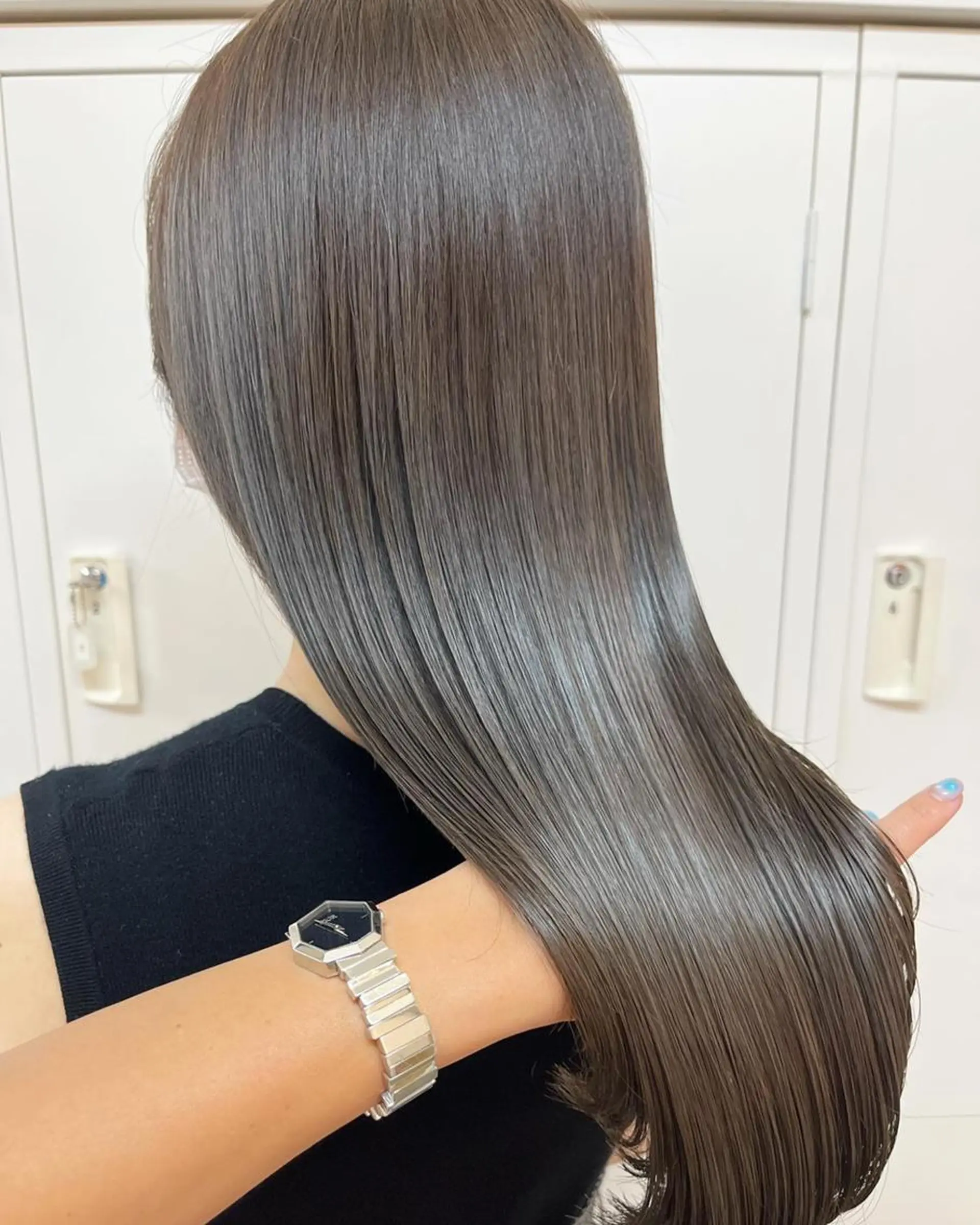 ミディアム カラー ヘアアレンジ ベージュカラー グレージュ ハイライトカラー ミルクティーベージュ くせ毛 韓国/髪質改善💘 櫻井かれんのヘアスタイル