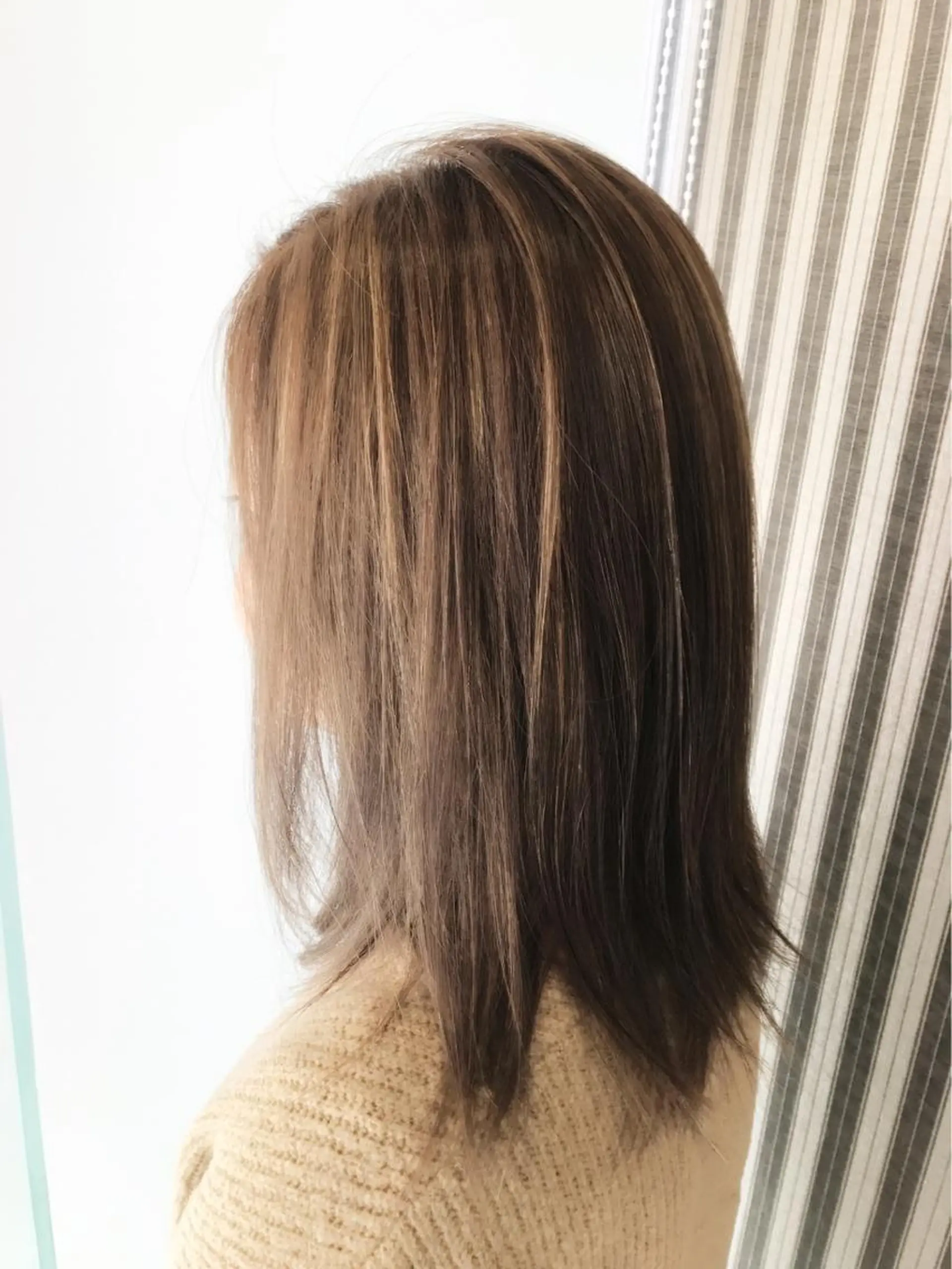 カラー ベージュカラー フォギーベージュ ヘアカラー 🔹TOMO🔹 圧倒的経験値🔹のヘアスタイル