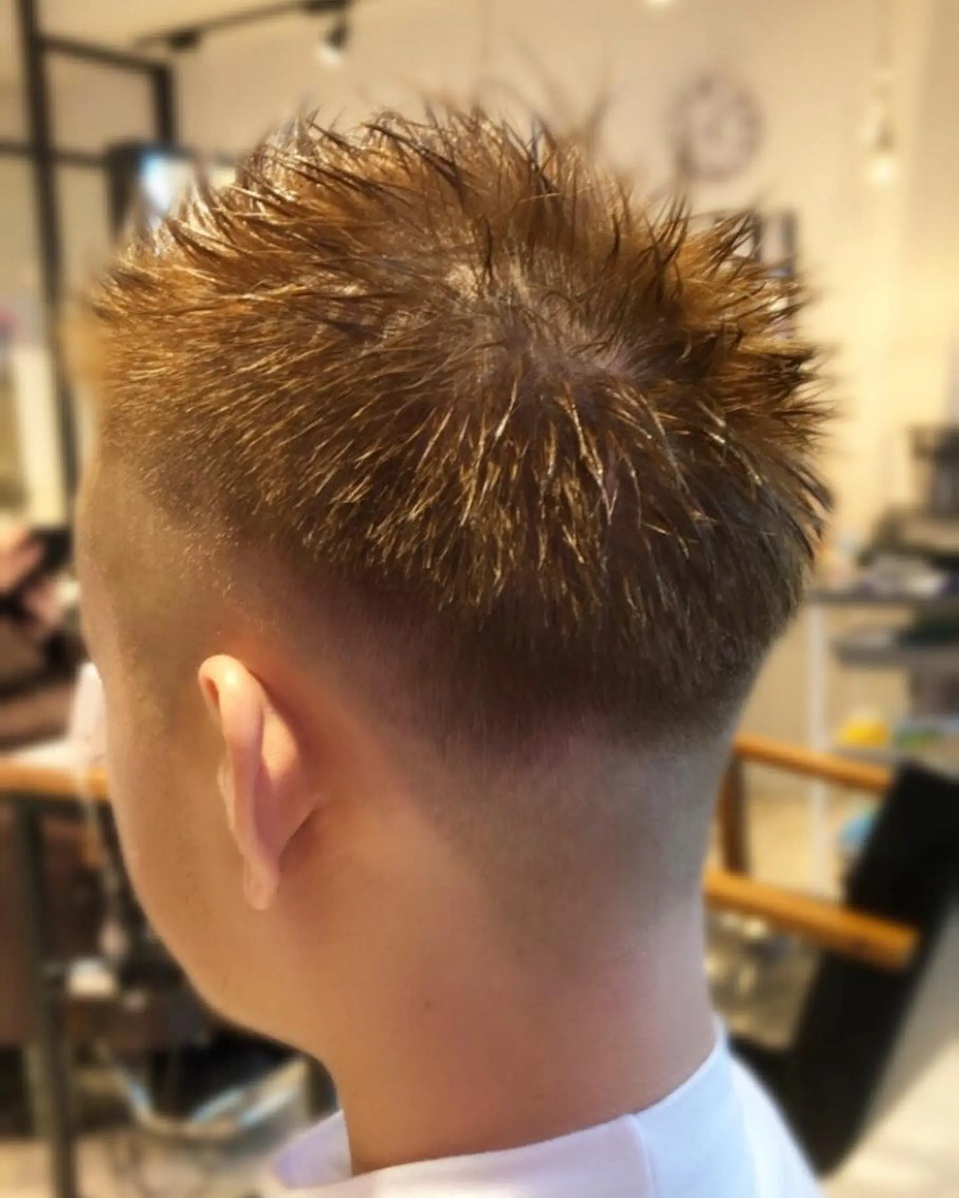 ショート メンズ フェードカット 髪質改善ストレートo rメンズスタイル今岡のヘアスタイル