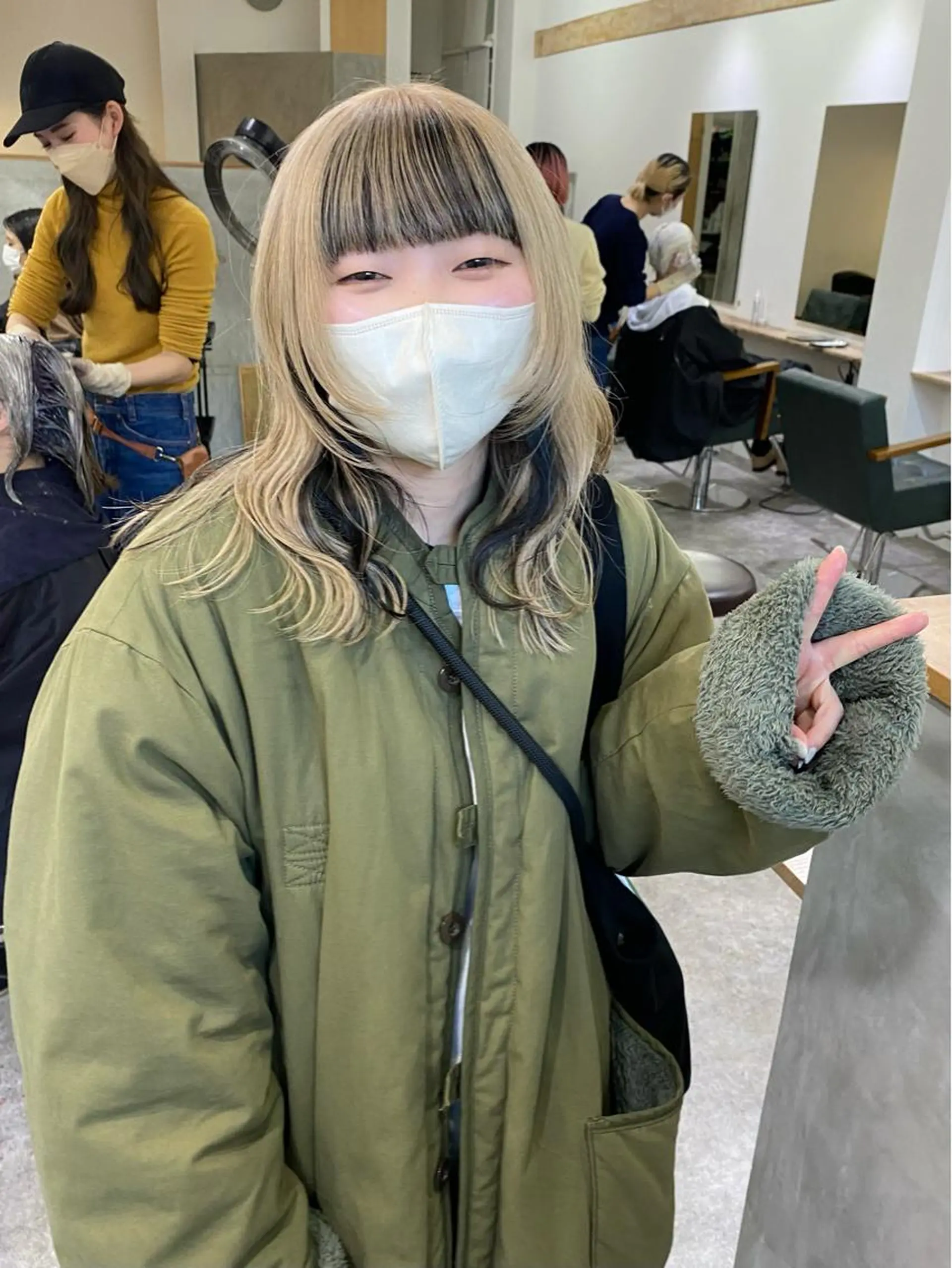 ミディアム カラー 黒髪 ブリーチ ヘアカラー 森貴裕/ベージュ/ パーマ/オリーブのヘアスタイル