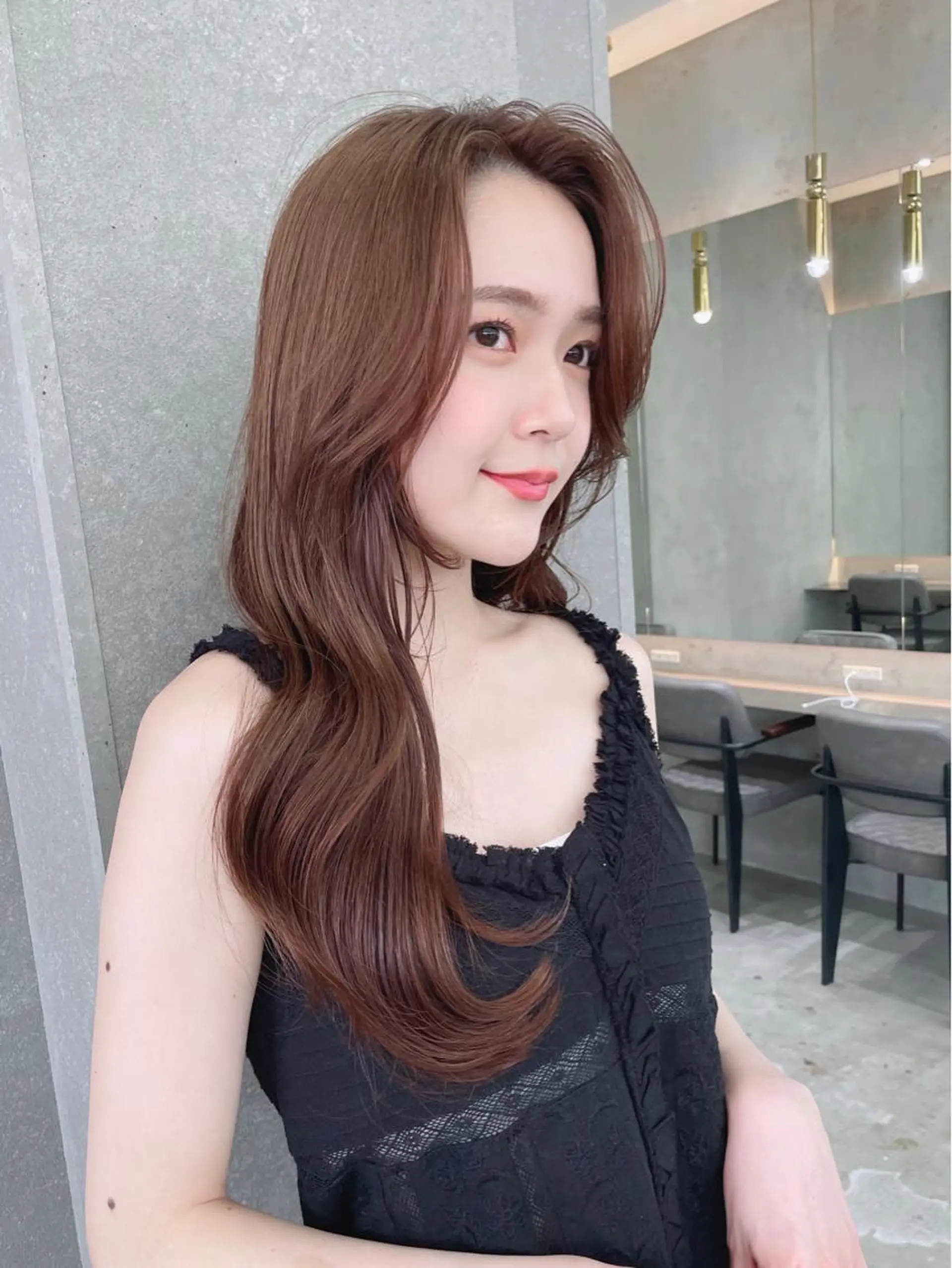 ロング カット ヘアカラー トリートメント 山本翔一郎 韓国顔周りレイヤーのヘアスタイル