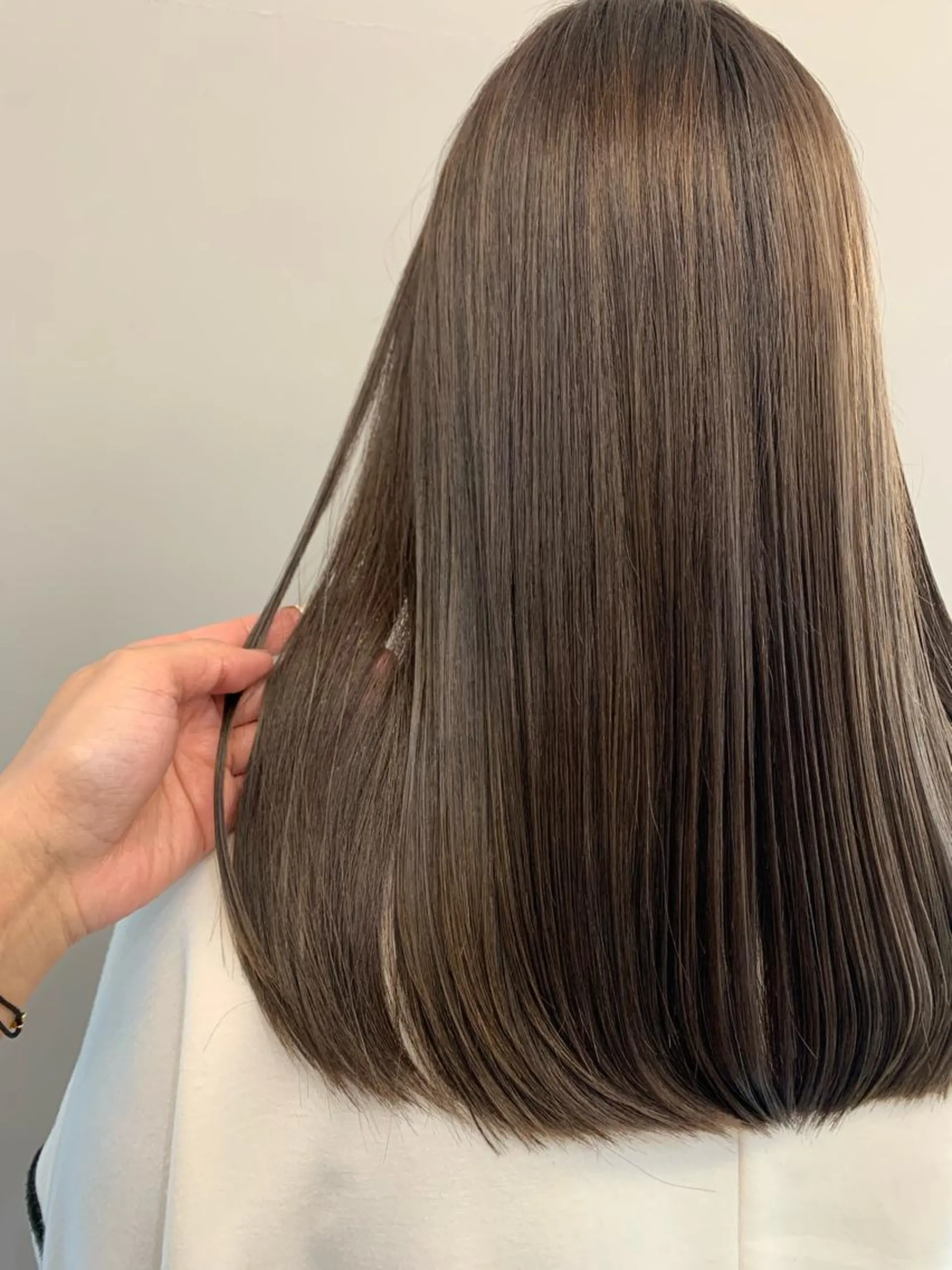 セミロング カラー 髪質改善 トリートメント theF___ yukoのヘアスタイル