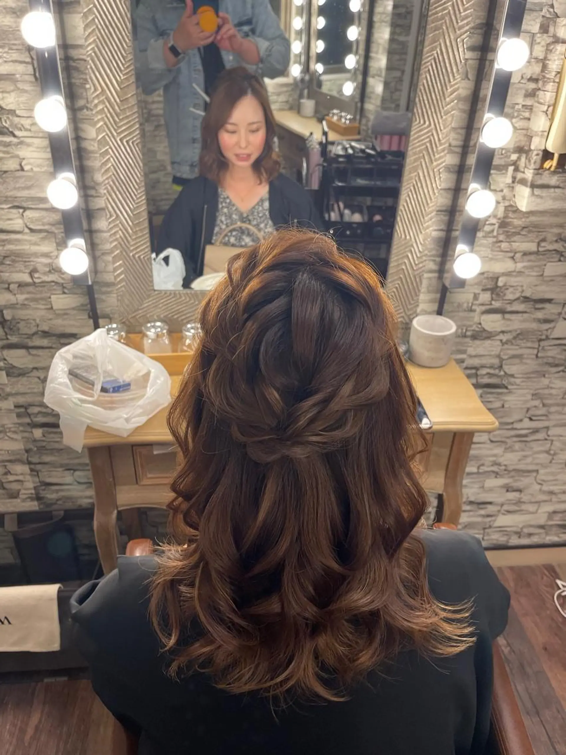 ミディアム ヘアアレンジ 三つ編み hair make  Lucciのヘアスタイル