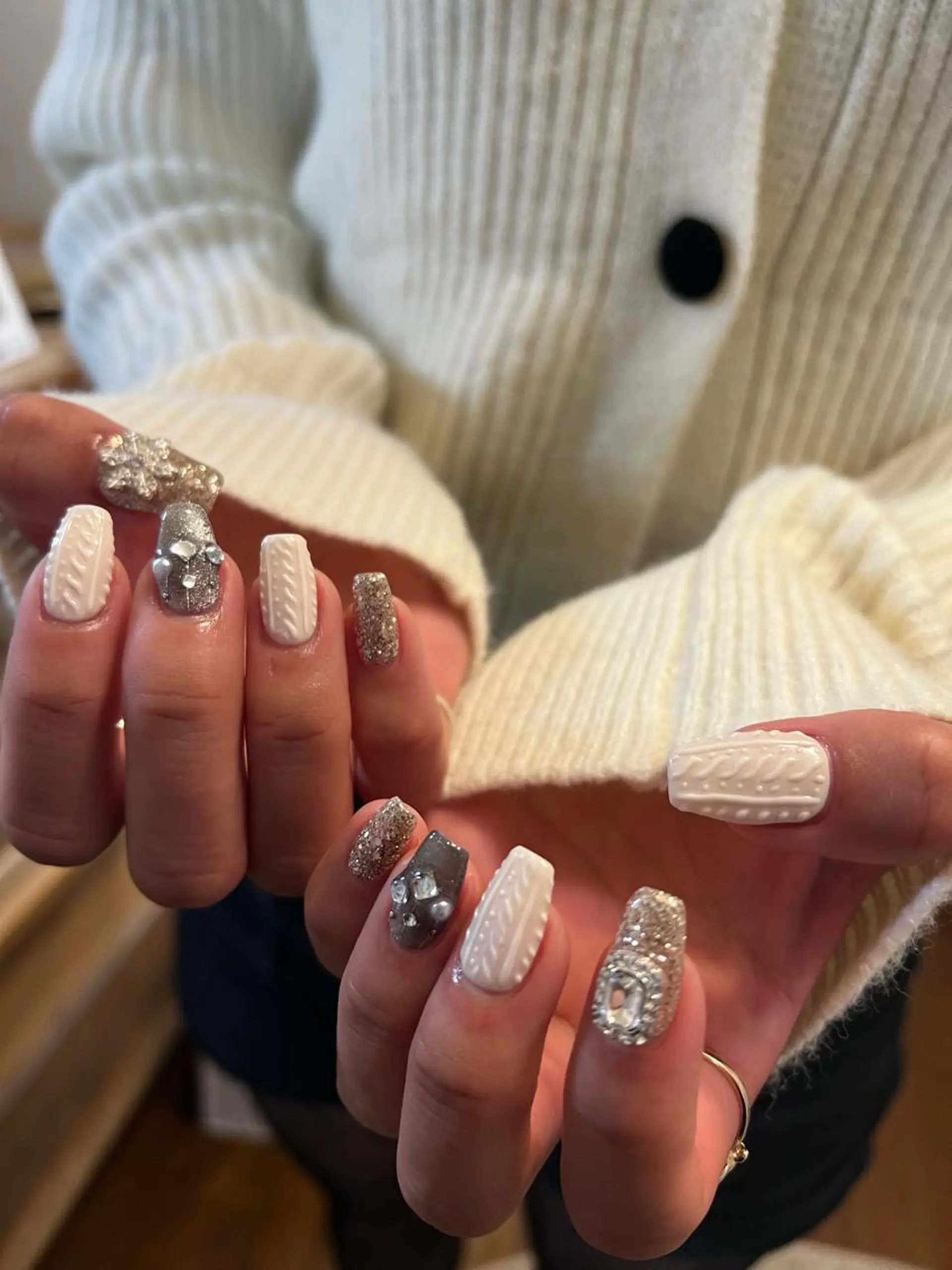 ネイル ハンドネイル フットネイル ハンドケア Nes.Nail所属・Miyagi Asamiのネイルデザイン